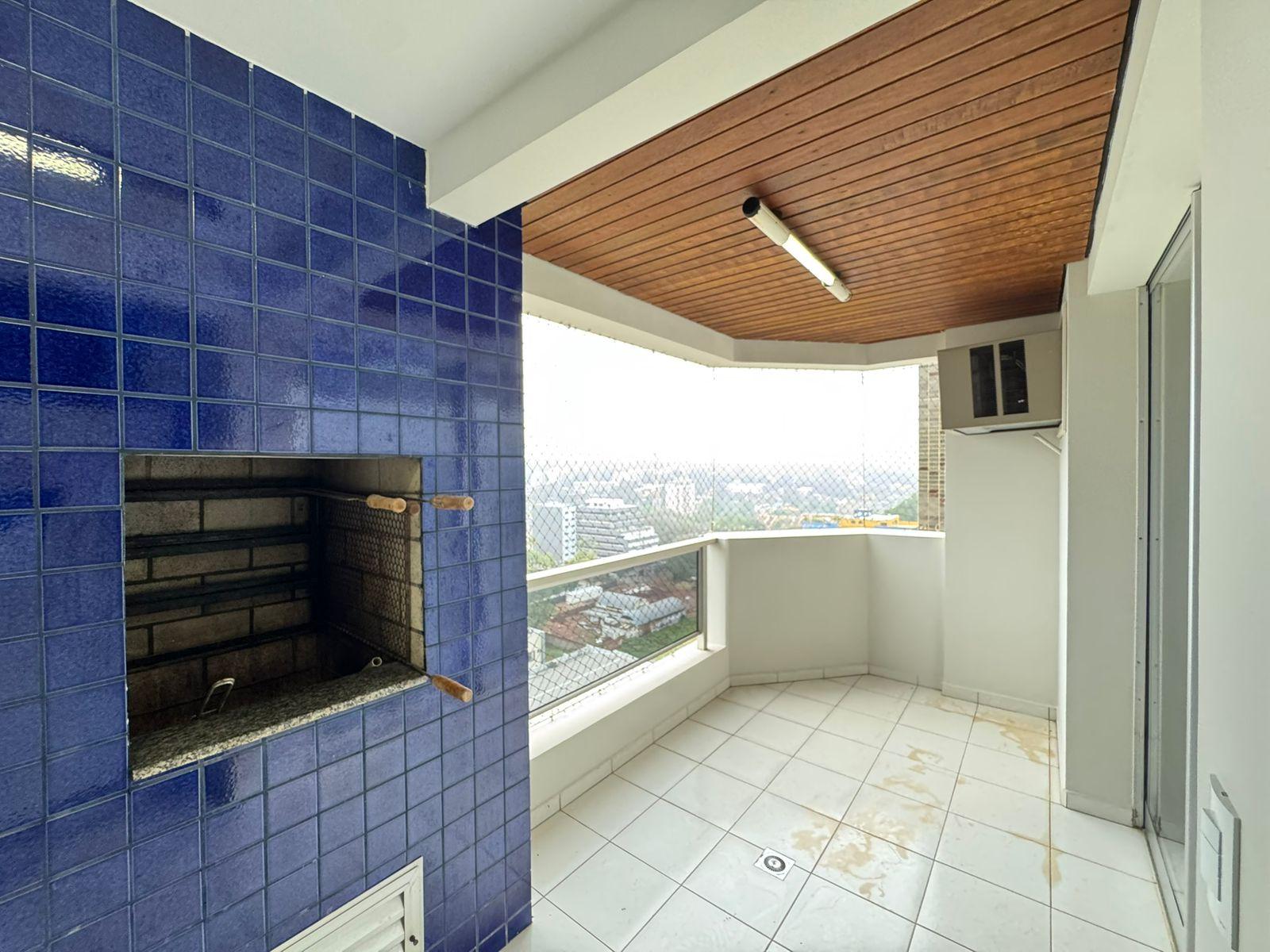 APARTAMENTO COM 3 QUARTOS NO CENTRO DE FOZ A VENDA NO EDIFICIO VIVALDI