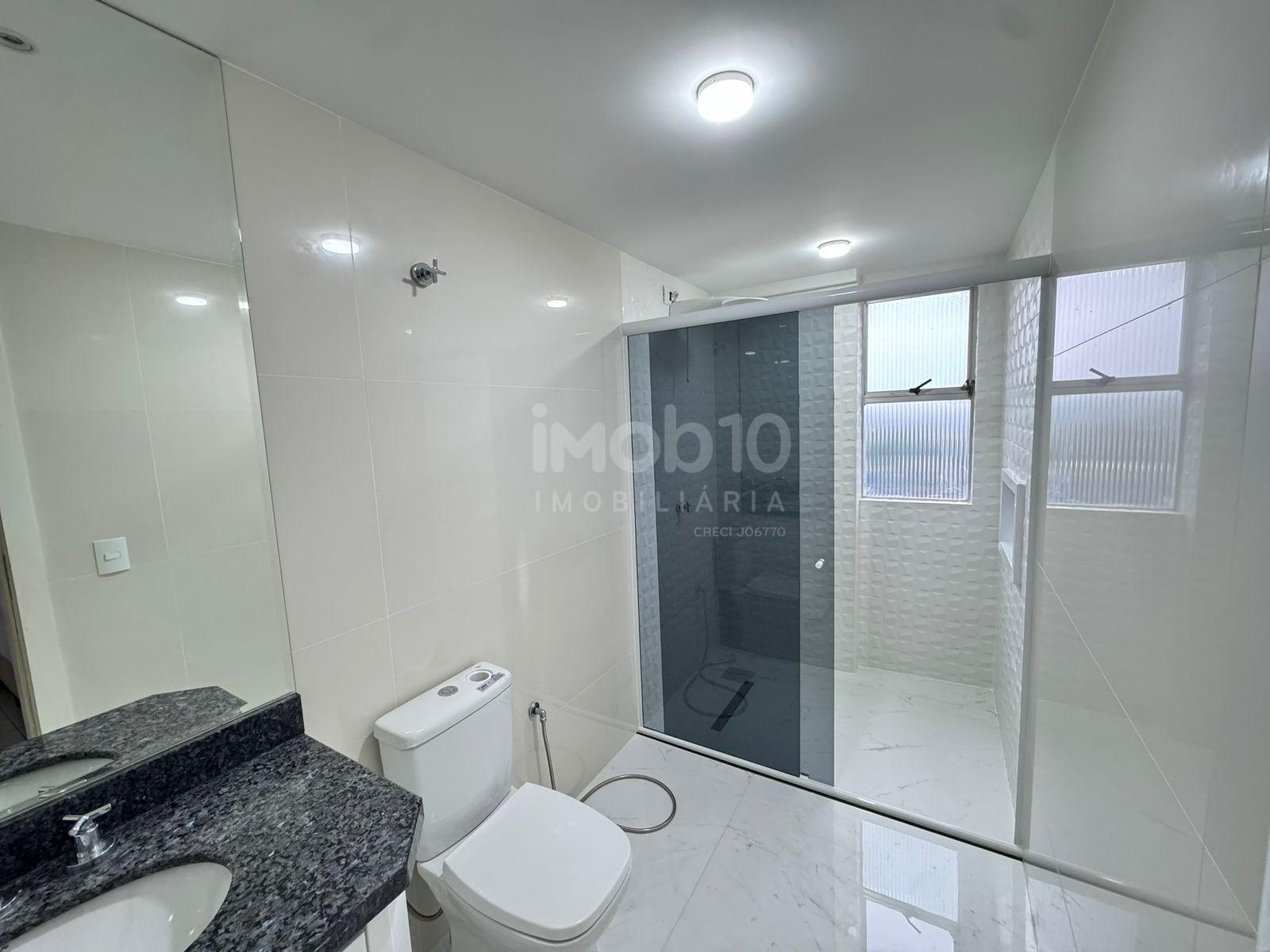 APARTAMENTO COM 3 QUARTOS NO CENTRO DE FOZ A VENDA NO EDIFICIO VIVALDI