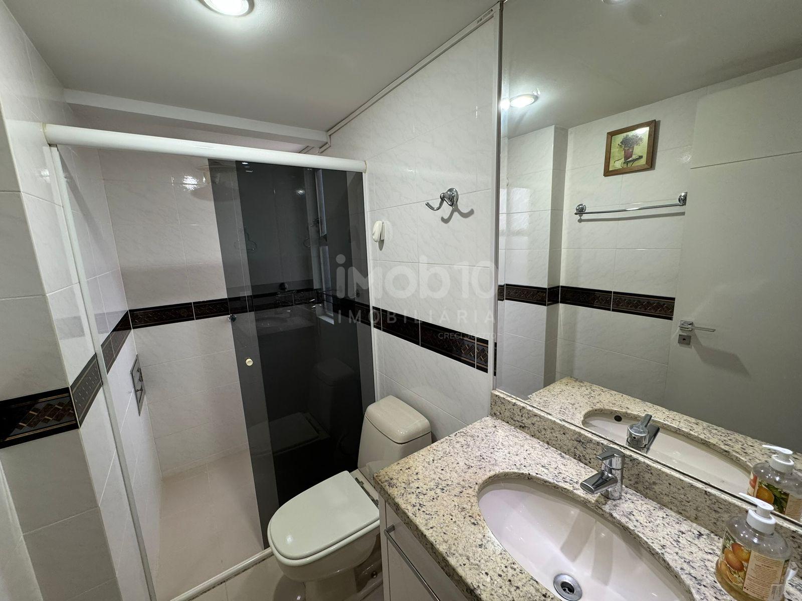 APARTAMENTO COM 3 QUARTOS NO CENTRO DE FOZ A VENDA NO EDIFICIO VIVALDI