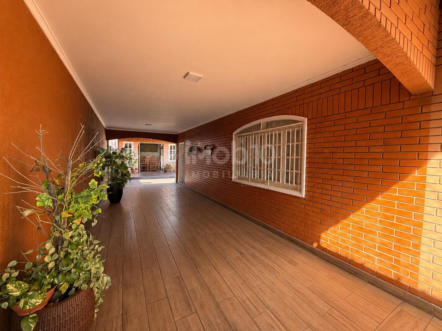 CASA À VENDA COM 1 SUÍTE + 2 QUARTOS E EDÍCULA COM 1 QUARTO NO JARDIM BOURBON
