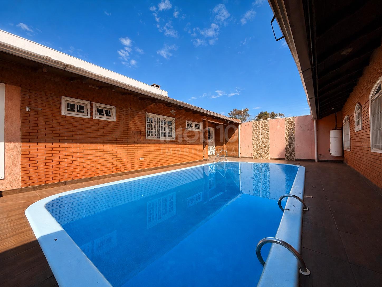 CASA À VENDA COM 1 SUÍTE + 2 QUARTOS E EDÍCULA COM 1 QUARTO NO JARDIM BOURBON