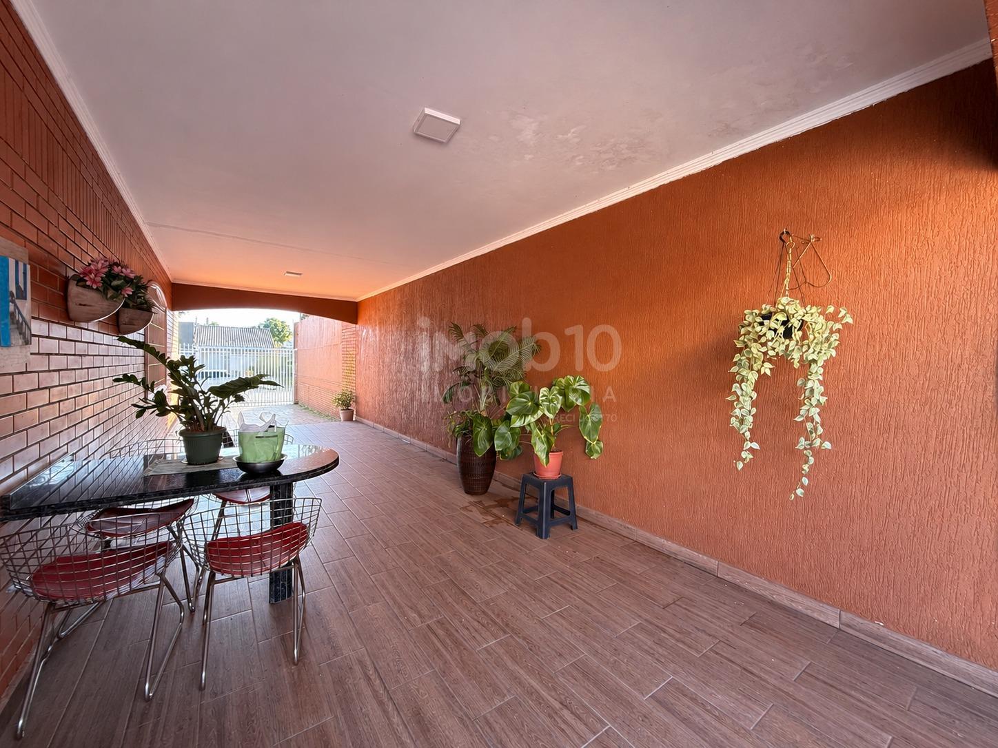 CASA À VENDA COM 1 SUÍTE + 2 QUARTOS E EDÍCULA COM 1 QUARTO NO JARDIM BOURBON
