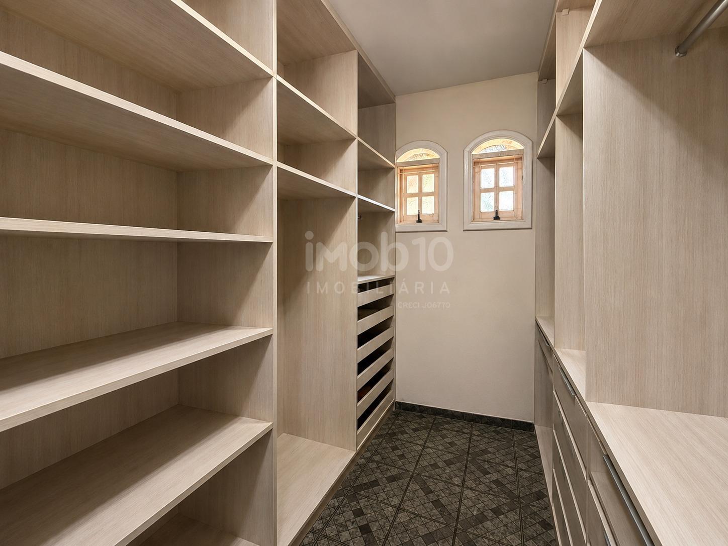 CASA À VENDA COM 1 SUÍTE + 2 QUARTOS E EDÍCULA COM 1 QUARTO NO JARDIM BOURBON