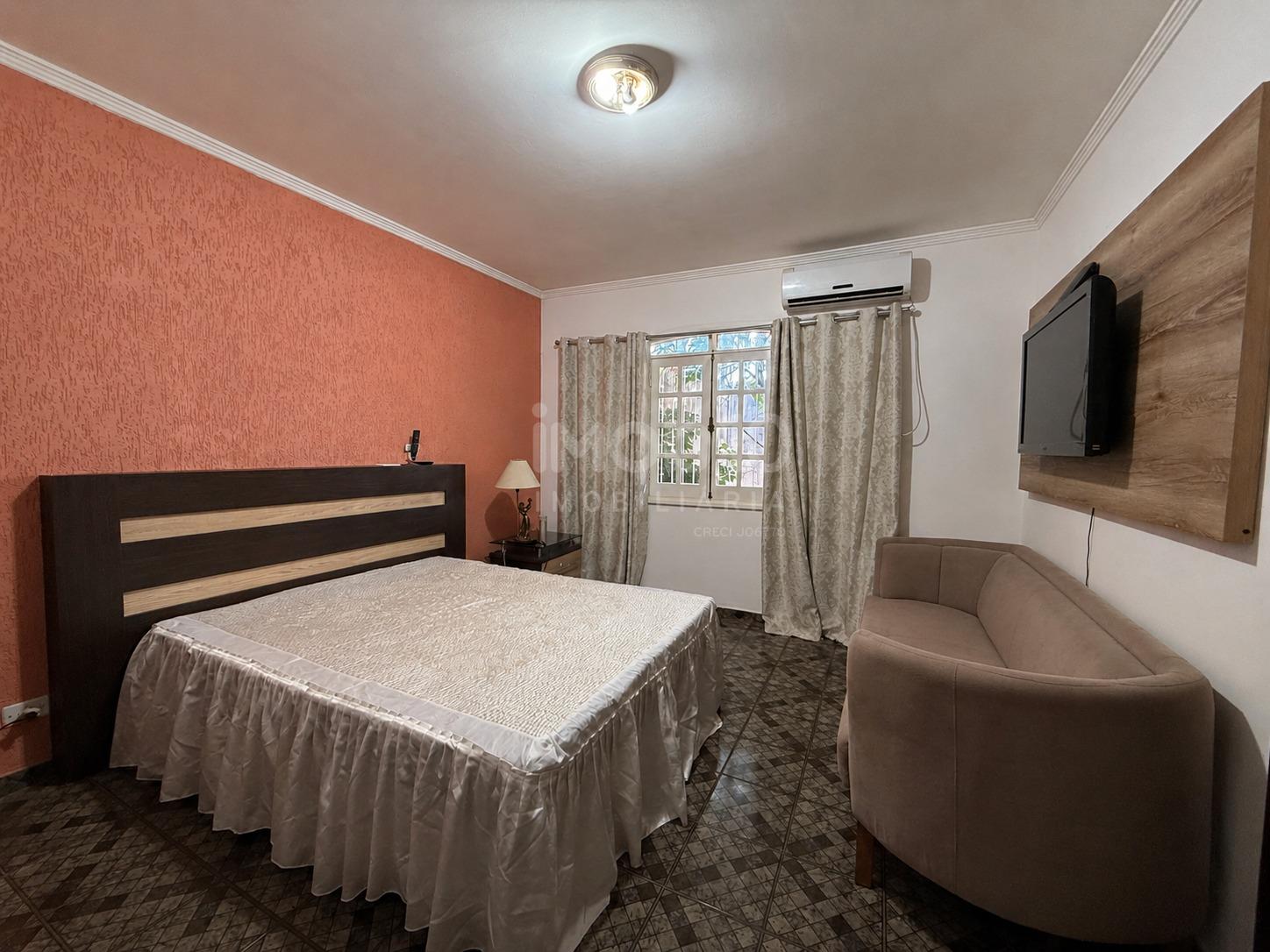 CASA À VENDA COM 1 SUÍTE + 2 QUARTOS E EDÍCULA COM 1 QUARTO NO JARDIM BOURBON