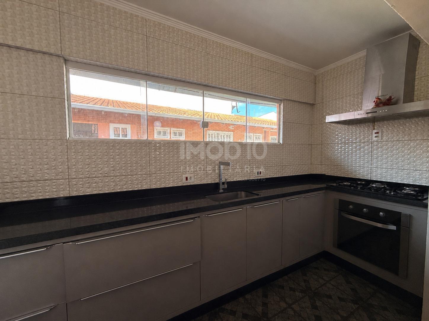 CASA À VENDA COM 1 SUÍTE + 2 QUARTOS E EDÍCULA COM 1 QUARTO NO JARDIM BOURBON