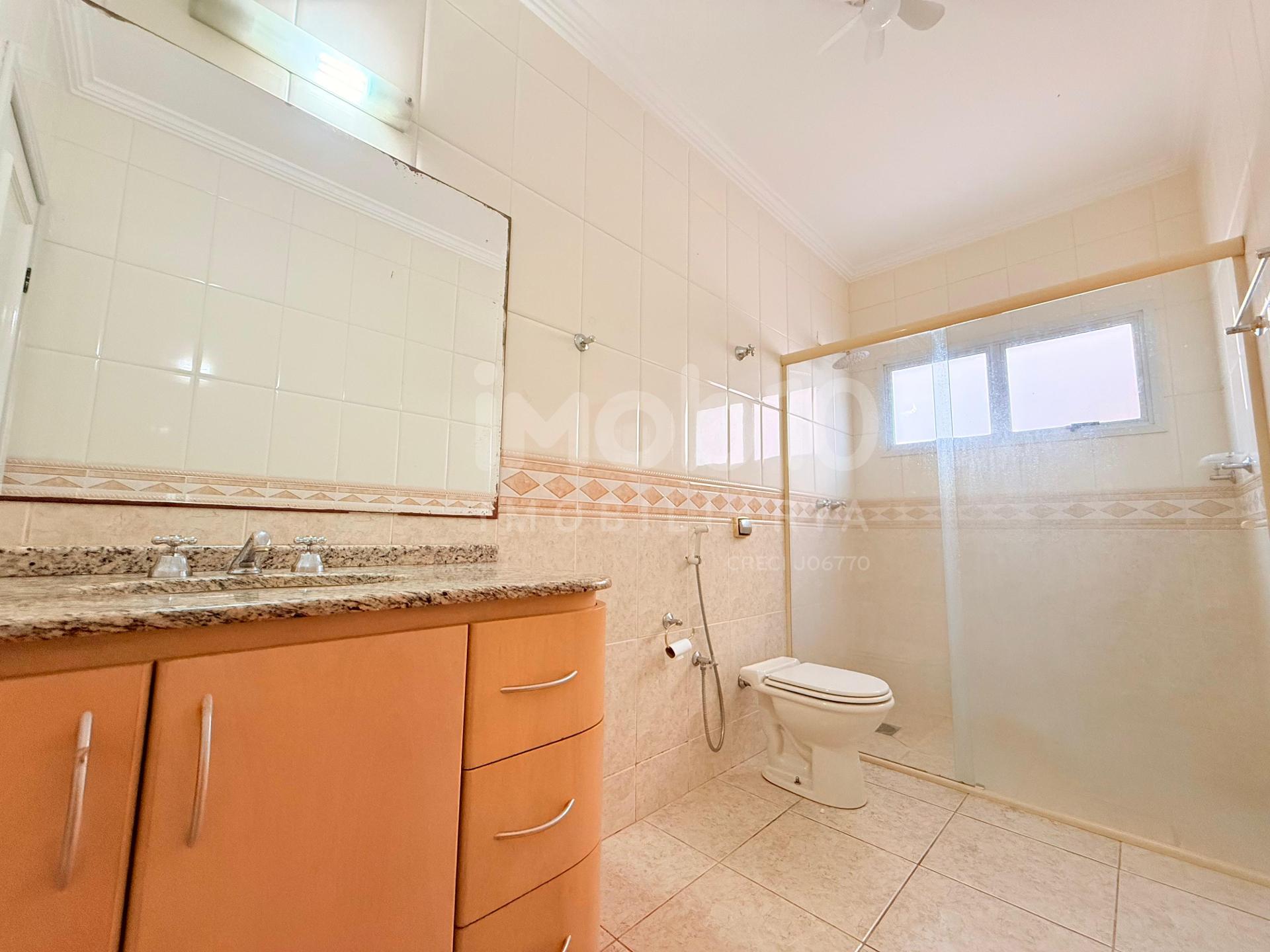 SOBRADO PARA ALUGAR COM 3 SUITES NO CONDOMINIO LAGO DOS CISNES COM 03 SUÍTES