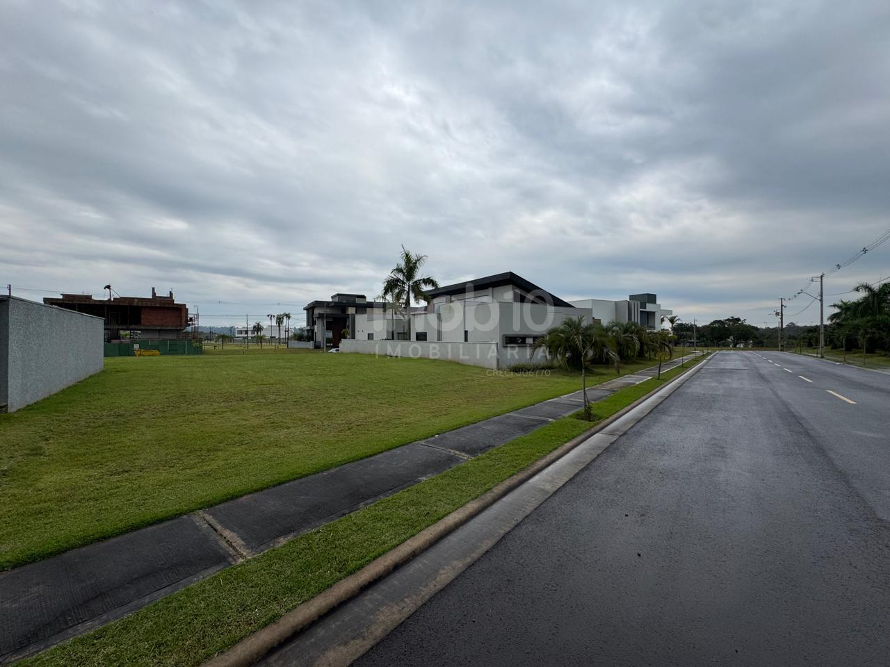 TERRENO A VENDA NO CONDOMÍNIO ROYAL BOULEVARD - FASE 2 PRÓXIMO AO LAGO EM FOZ DO IGUAÇU