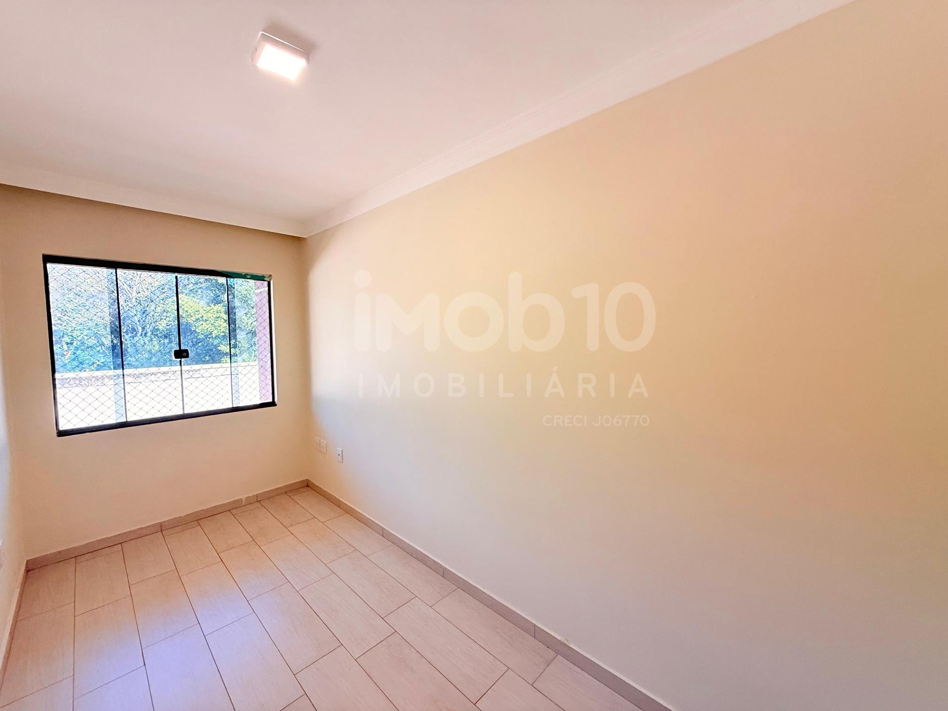SOBRADO COM 1 SUITE E 2 QUARTOS PARA LOCAÇÃO OU VENDA NA VILA ADRIANA .