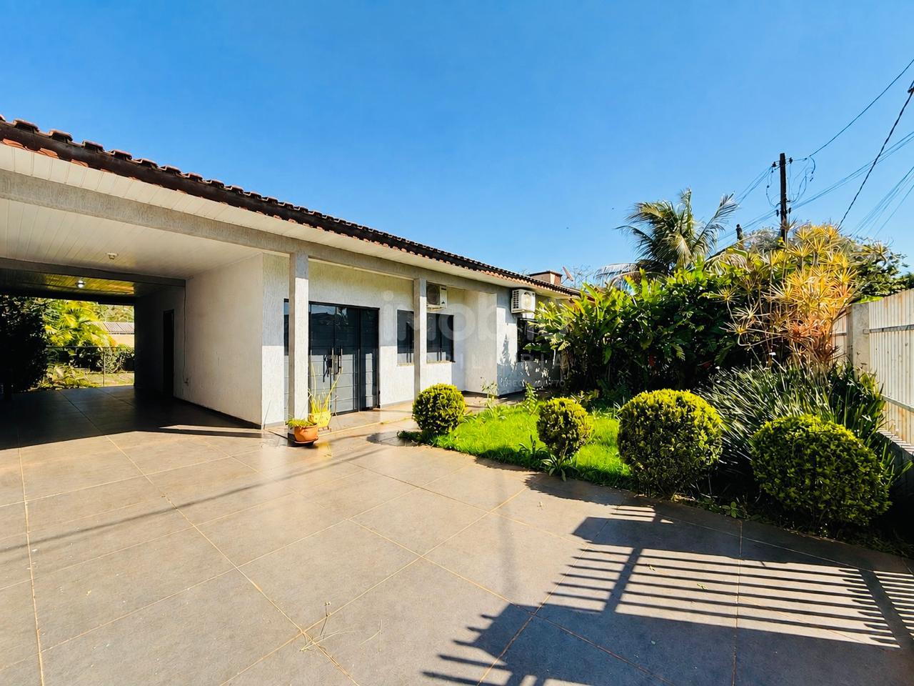 CASA A VENDA COM 1 SUÍTE + 1 QUARTO, PISCINA - VILA CARIMÃ FOZ DO IGUACU - PR