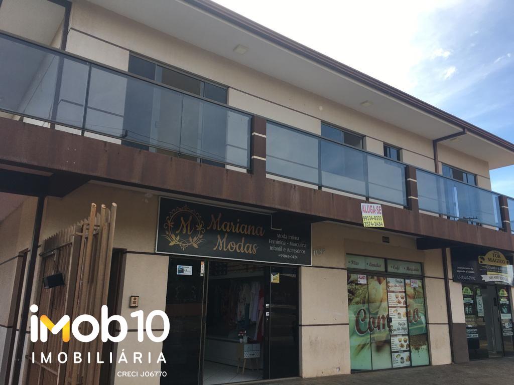 PR?DIO COM SALAS COMERCIAIS E APARTAMENTO A VENDA NO JARDIM AM...