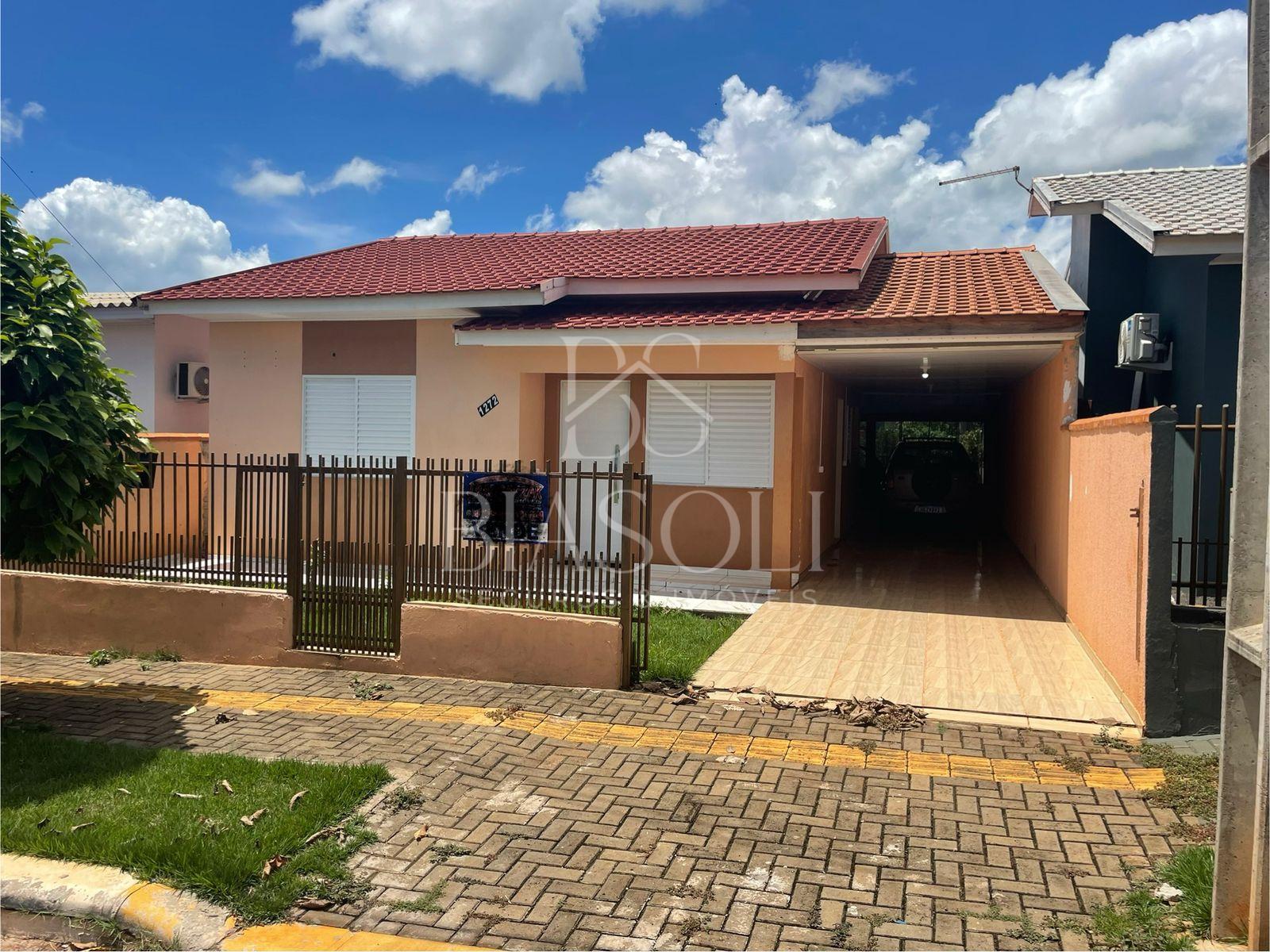 Casa com 130 m  de área construída - Próxima à praia de Itaipu...
