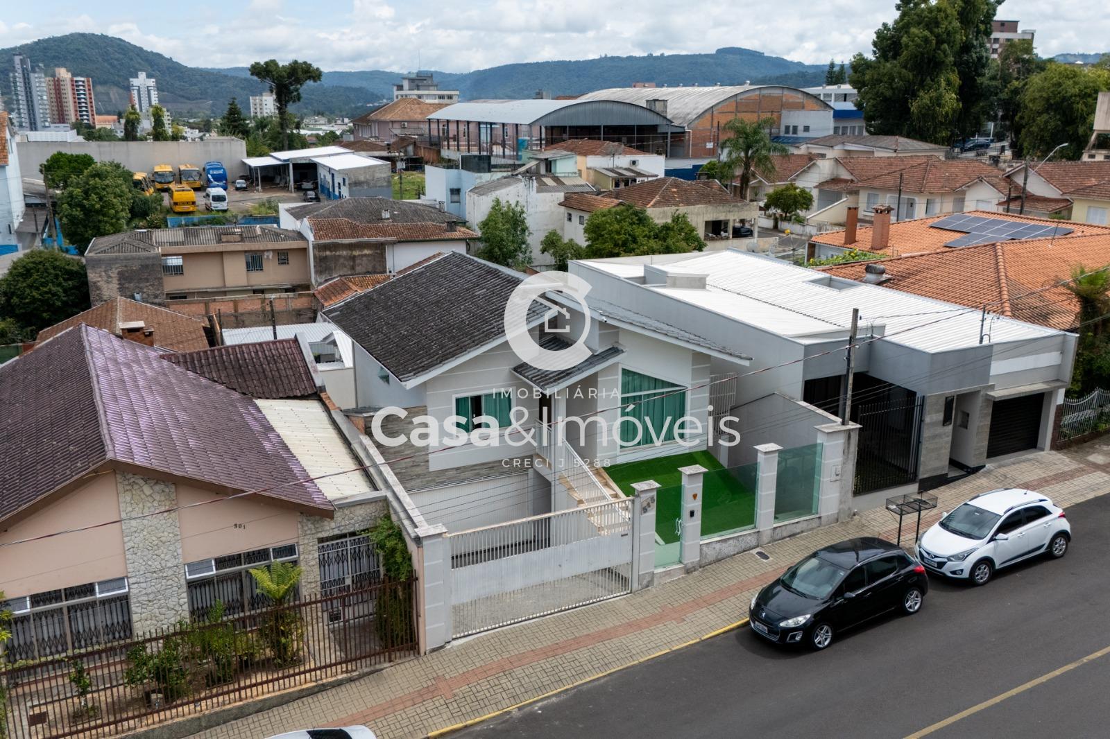 Casa à venda, com ótima localização, Centro, PORTO UNIAO - SC. Financiável