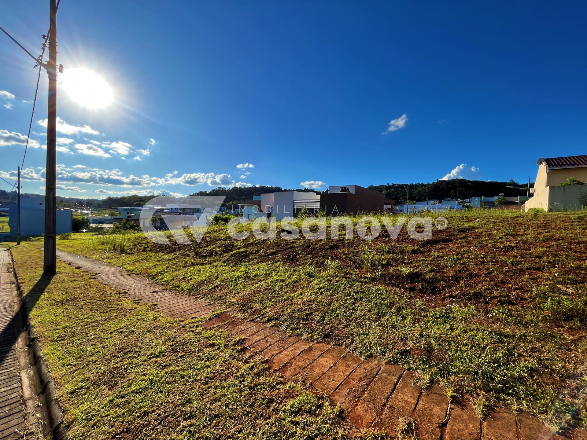 PRONTO PARA CONSTRUIR, PROXIMO AO LAGO