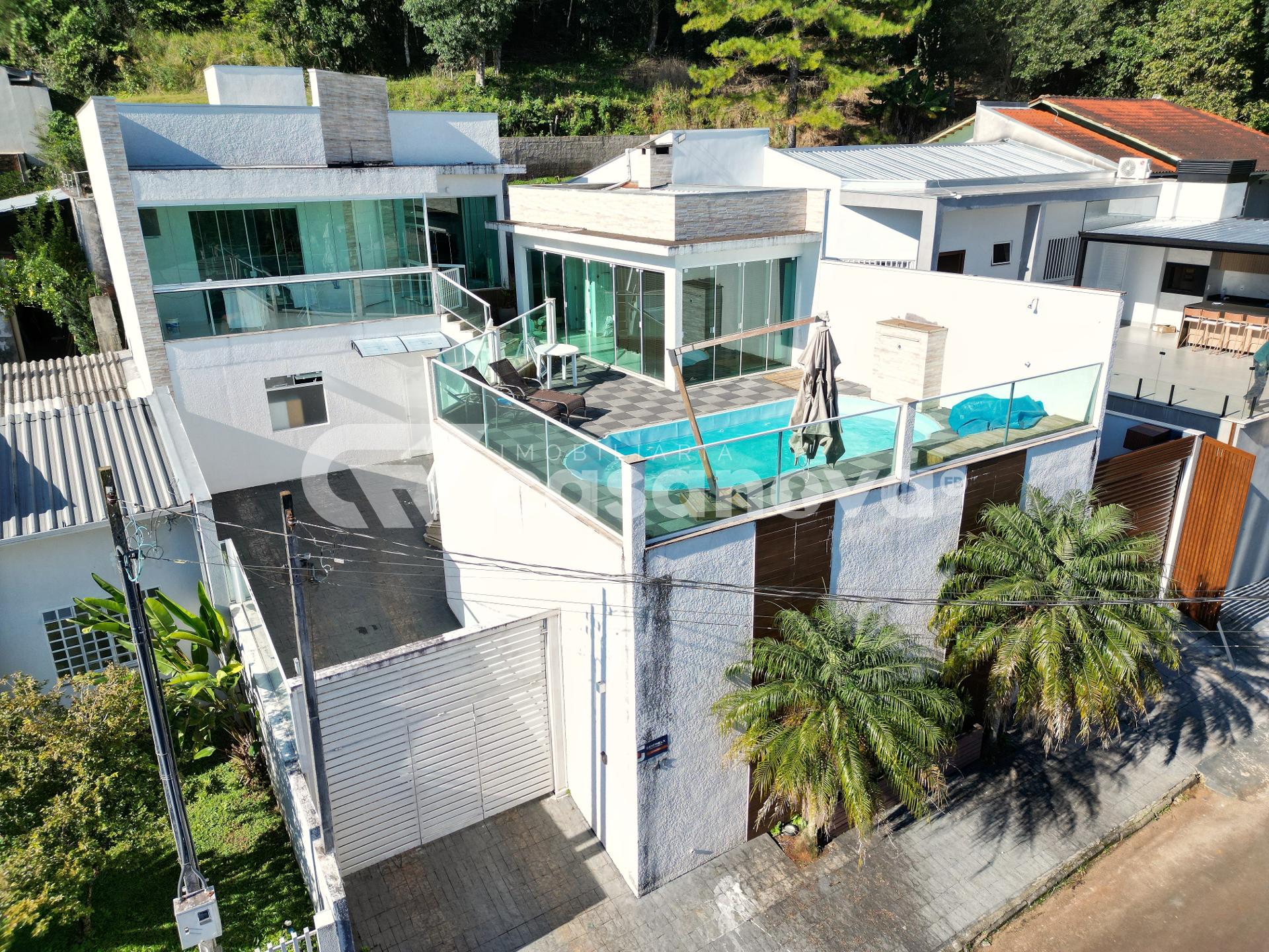 GIGANTE E COM PISCINA