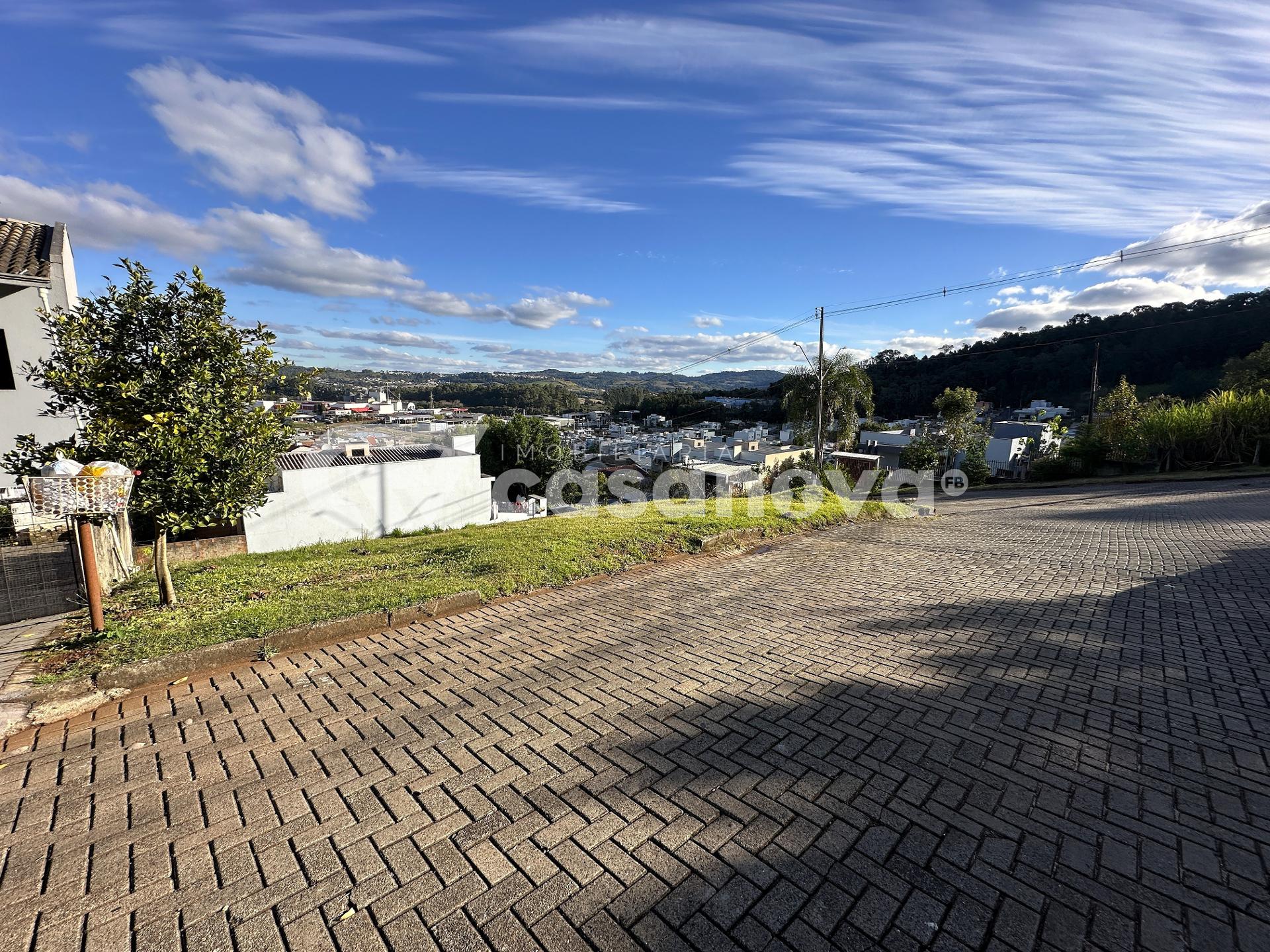 TERRENO DE ESQUINA NO MARCHIORI!