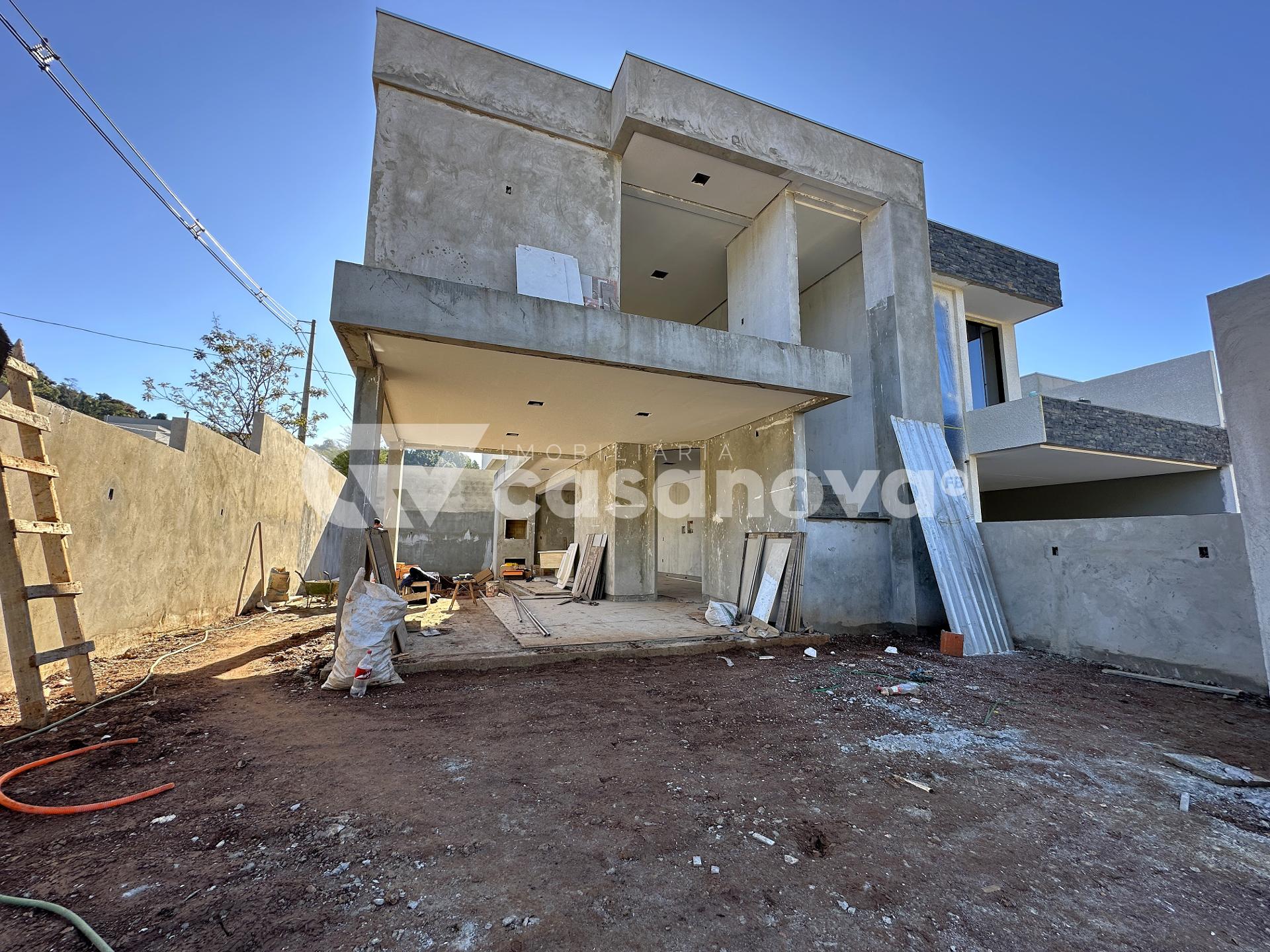 SOBRADO COM PISCINA