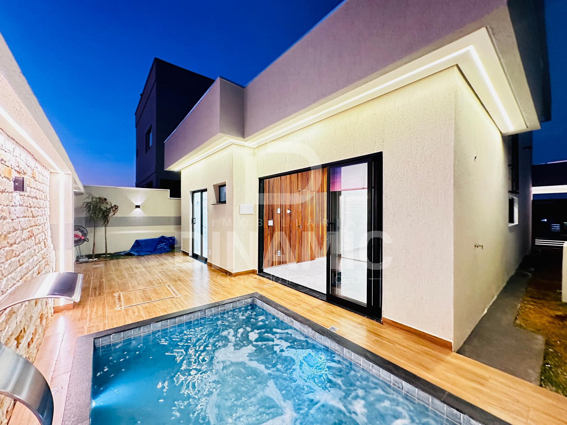 Casa Térrea com 3 Suítes e Piscina no Parqville Quaresmeira, T...