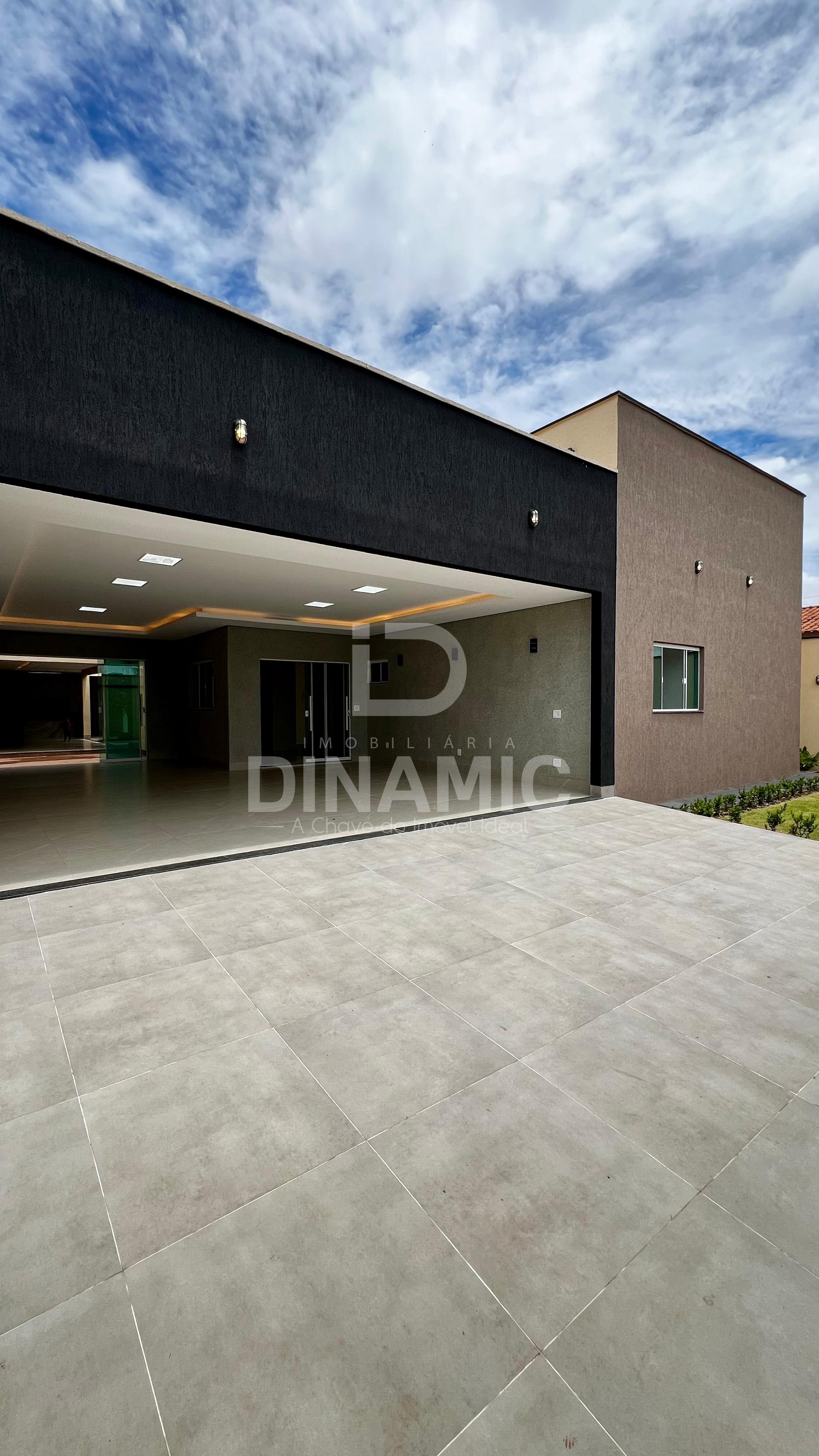 Casa Reformada ? Venda com 3 Su?tes, Piscina , Conjunto Reside...