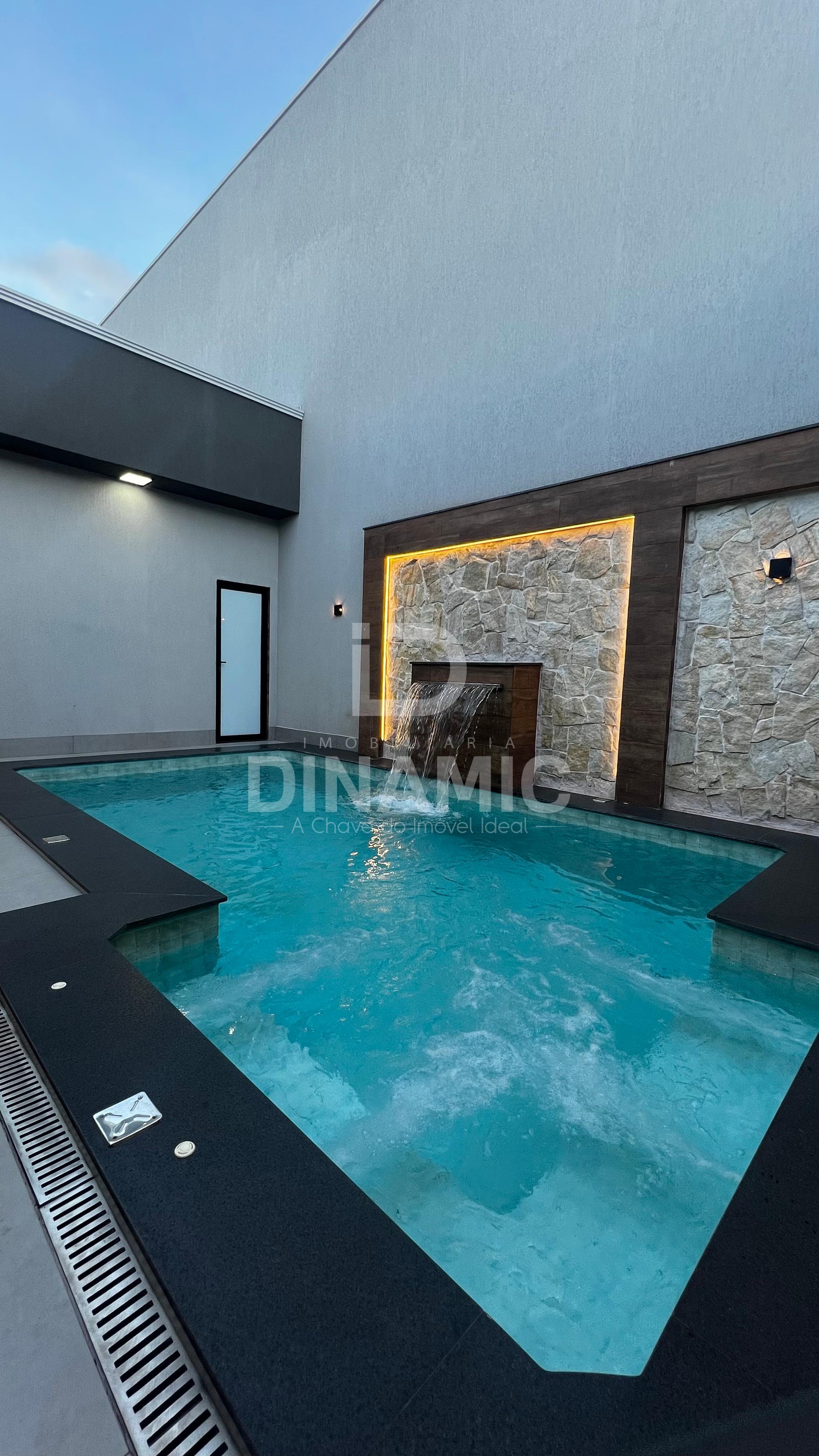 Casa Exclusiva com 4 Su?tes, Piscina e Marcenaria Completa no ...