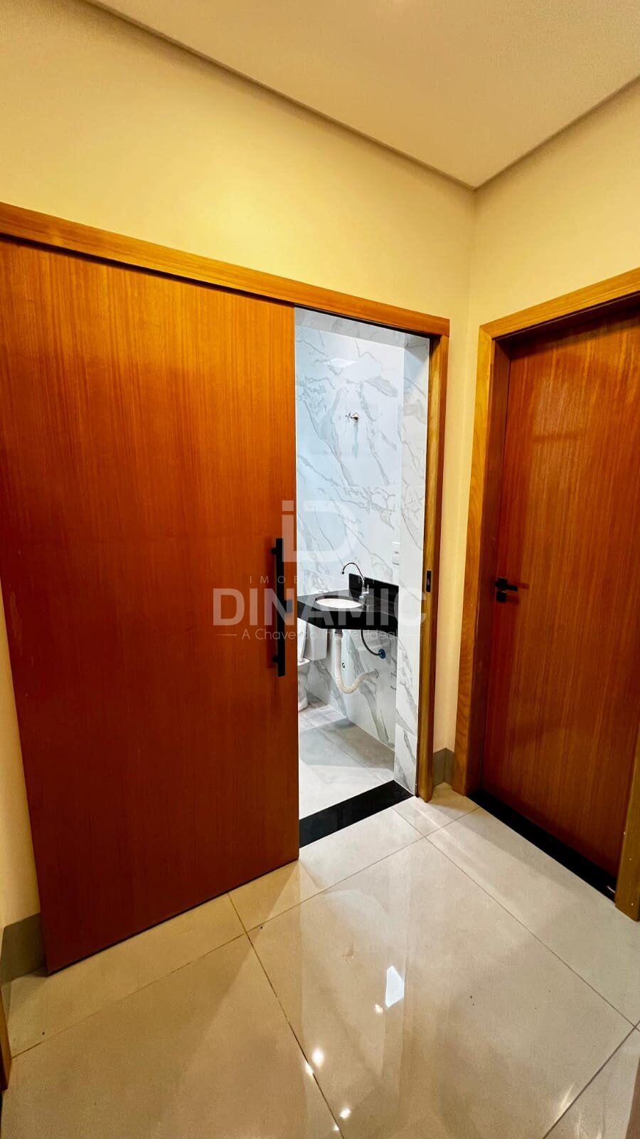 Casa à venda na Vila Oliveira com 3 quartos,área gourmet e coz...