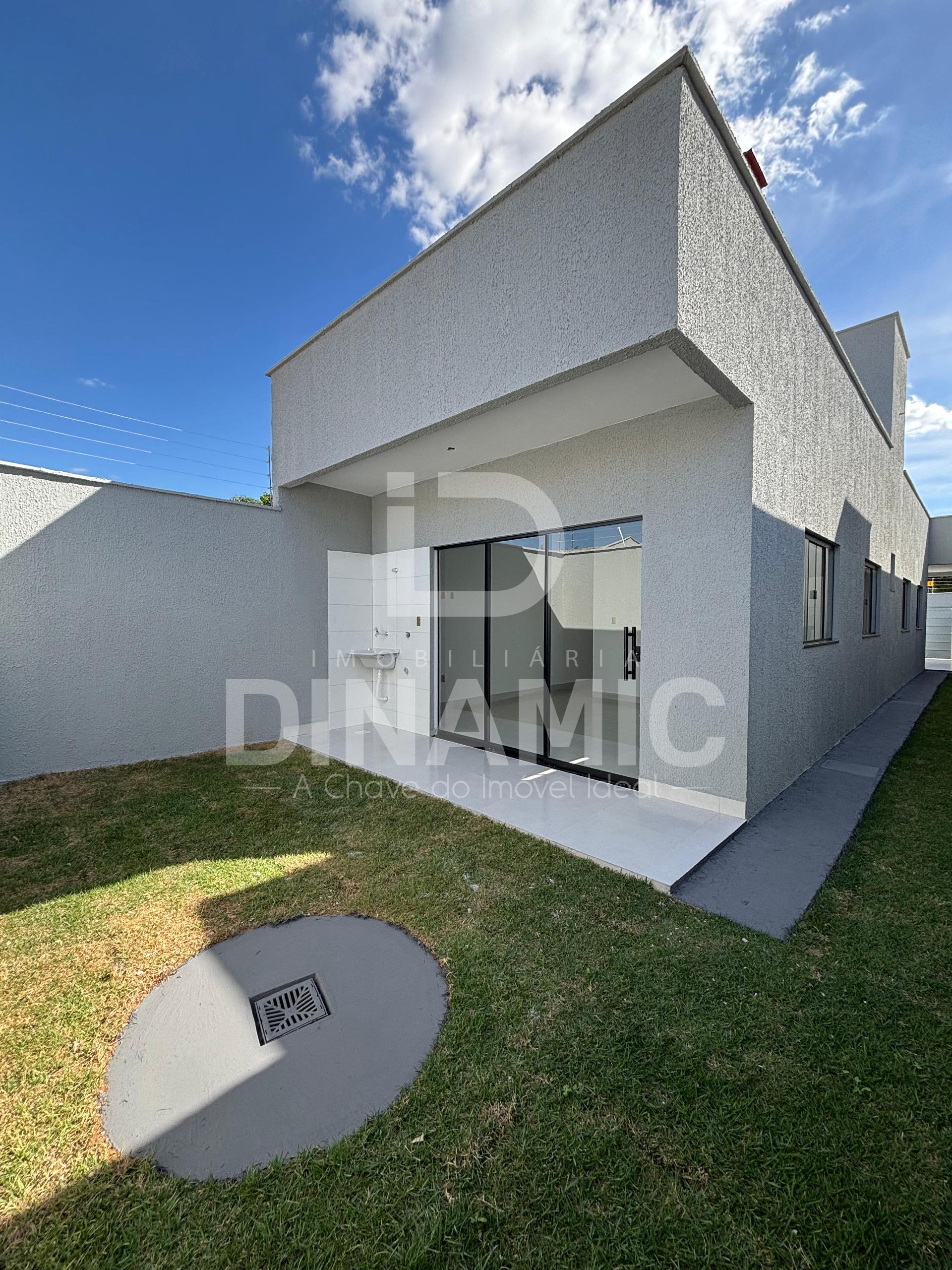 Casa à venda no Jardim Ibirapuera  3 quartos, suíte e quintal...
