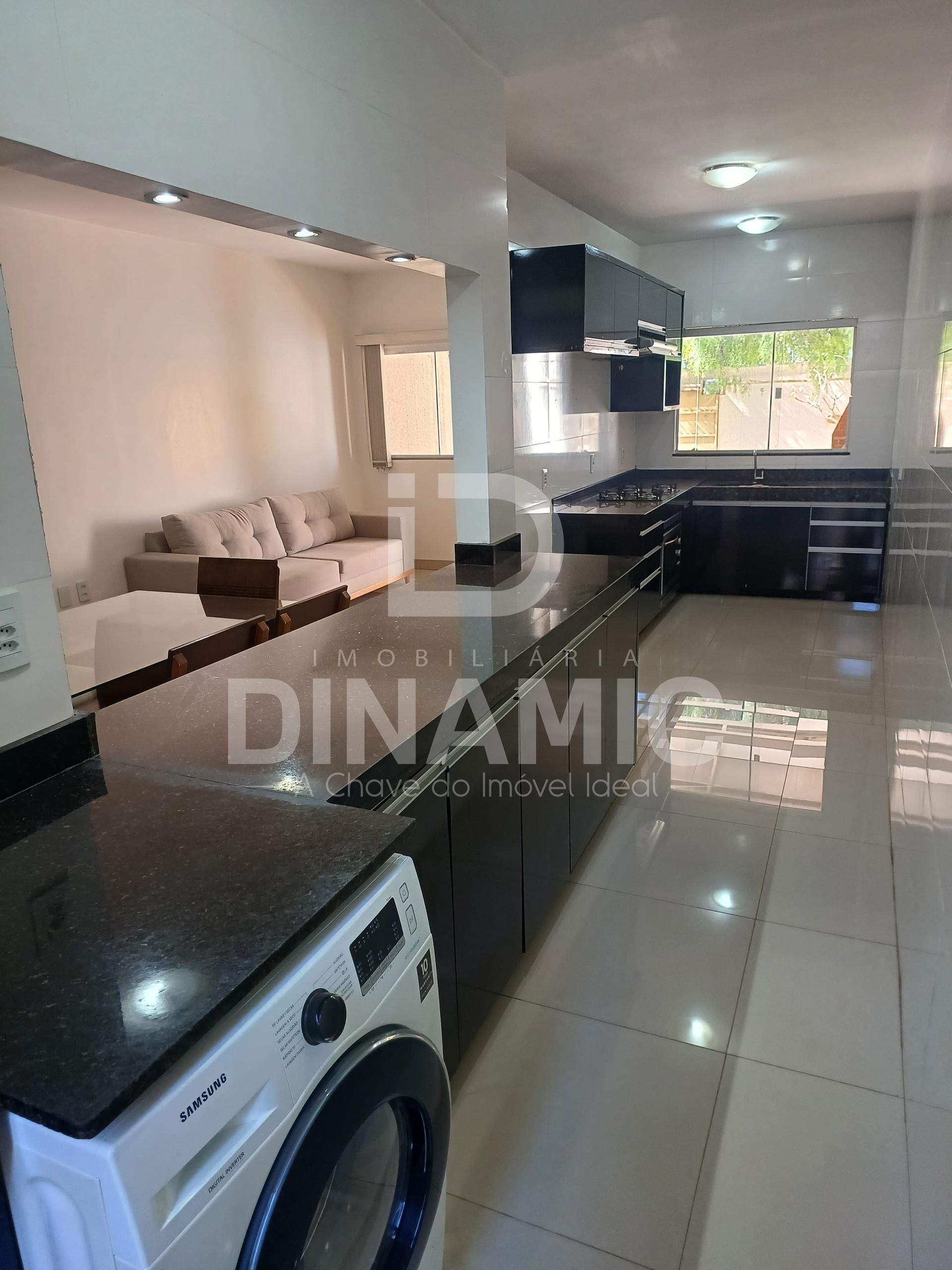 Casa Semi-nova com Área Gourmet à Venda no Residencial Santa Fé