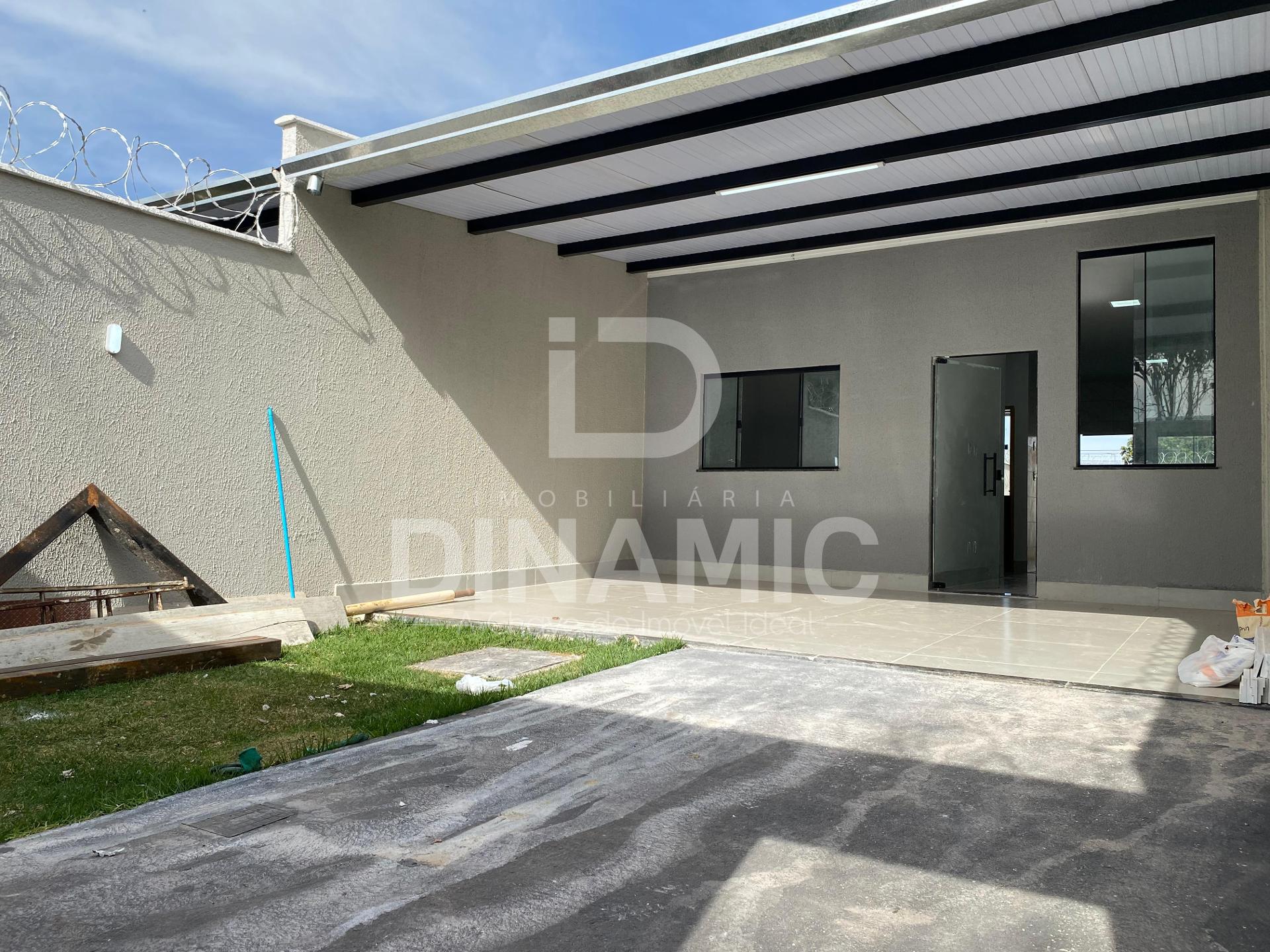 Casa com 2 Quartos e Quintal Amplo no Jardim Itaipu  Próx. Po...