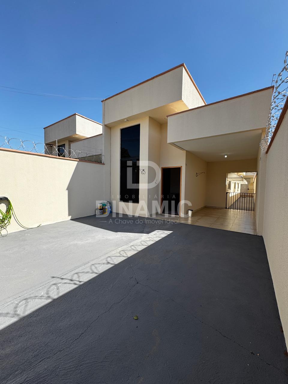 Casa com 3 Quartos e Área Gourmet no Bairro Independência.