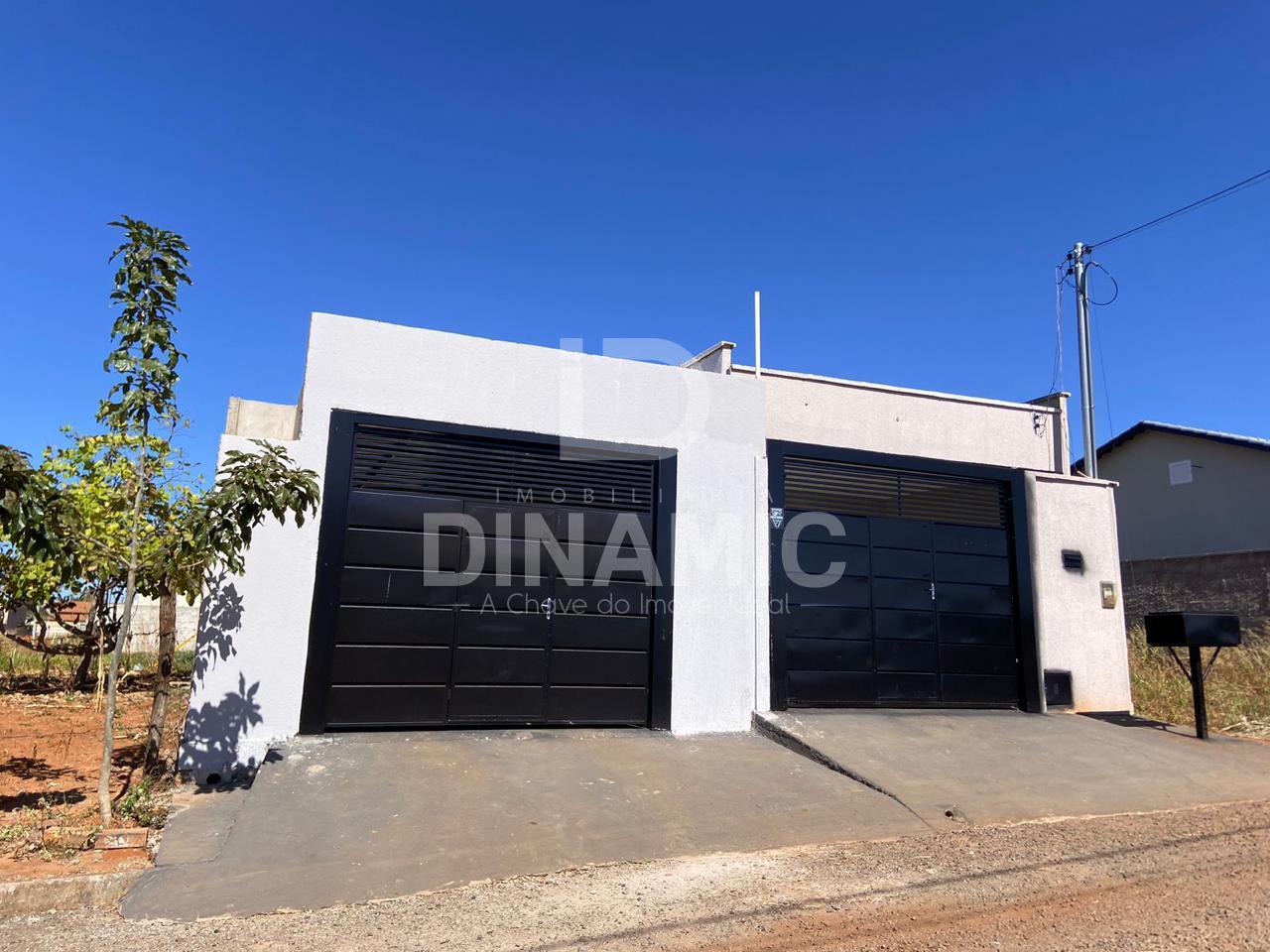 Casa à Venda em Firminópolis  GO   2 Quartos, Suíte e Garagem...