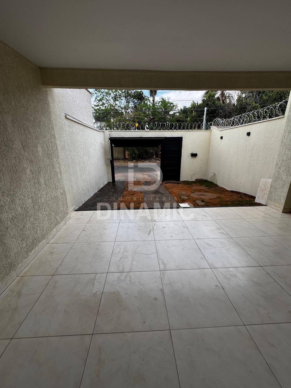 Casa à venda no Jardim Itaipu - acabamento moderno em Goiânia