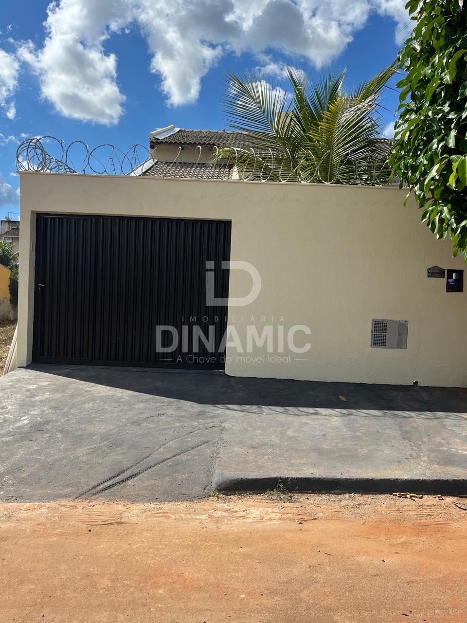 Casa á venda com 3 quartos no Setor Cristina 2 - Trindade