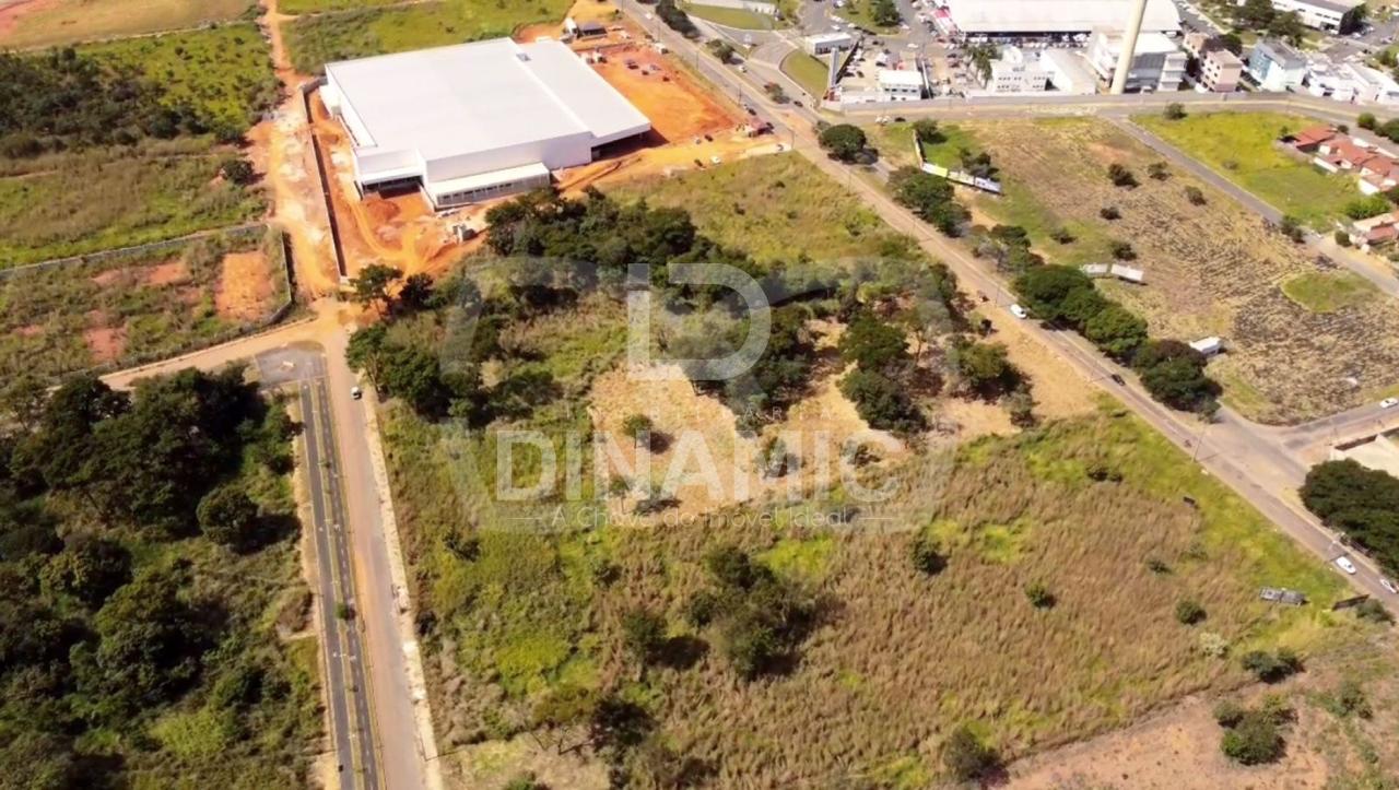 ?rea ? venda na Avenida Rio Verde em Goi?nia com 8.000 m  .