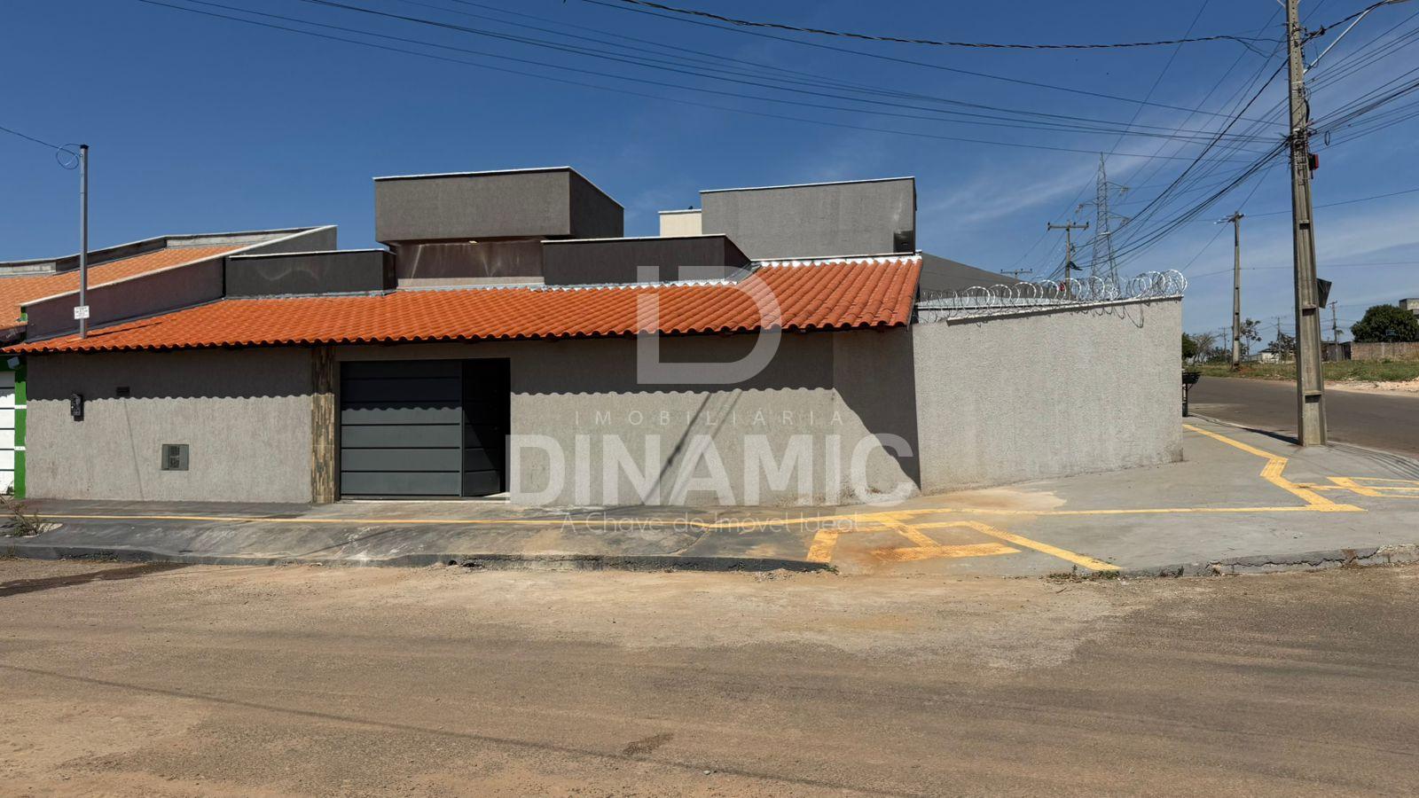 Casa á venda - 3 Quartos sendo 1 Suíte no Setor Santa Fé I.