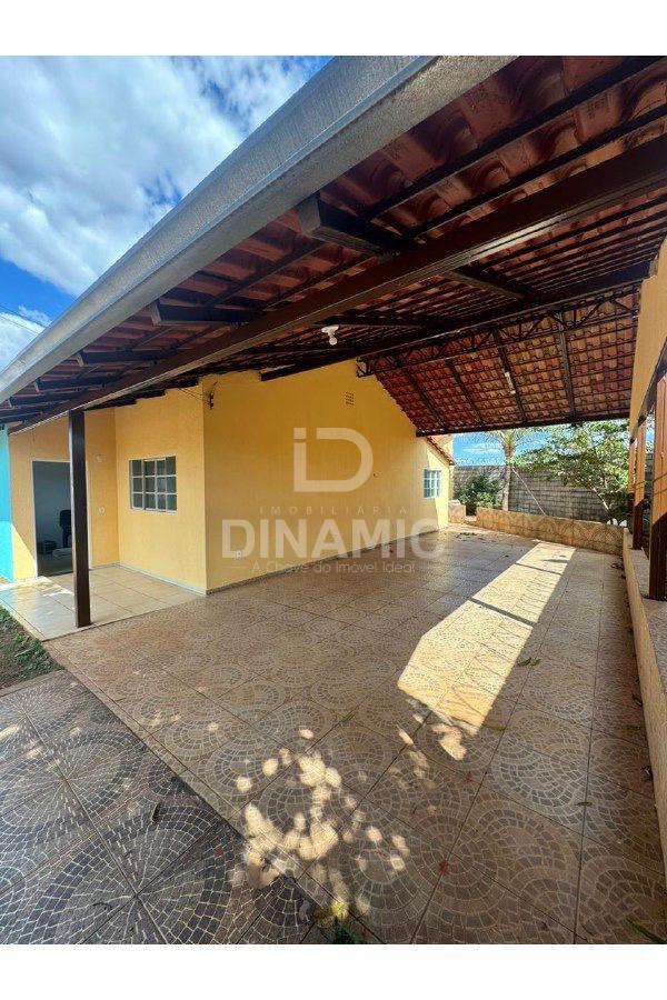 Casa à Venda no Amim Camargo em Goiânia com 3 Quartos e 200m  ...