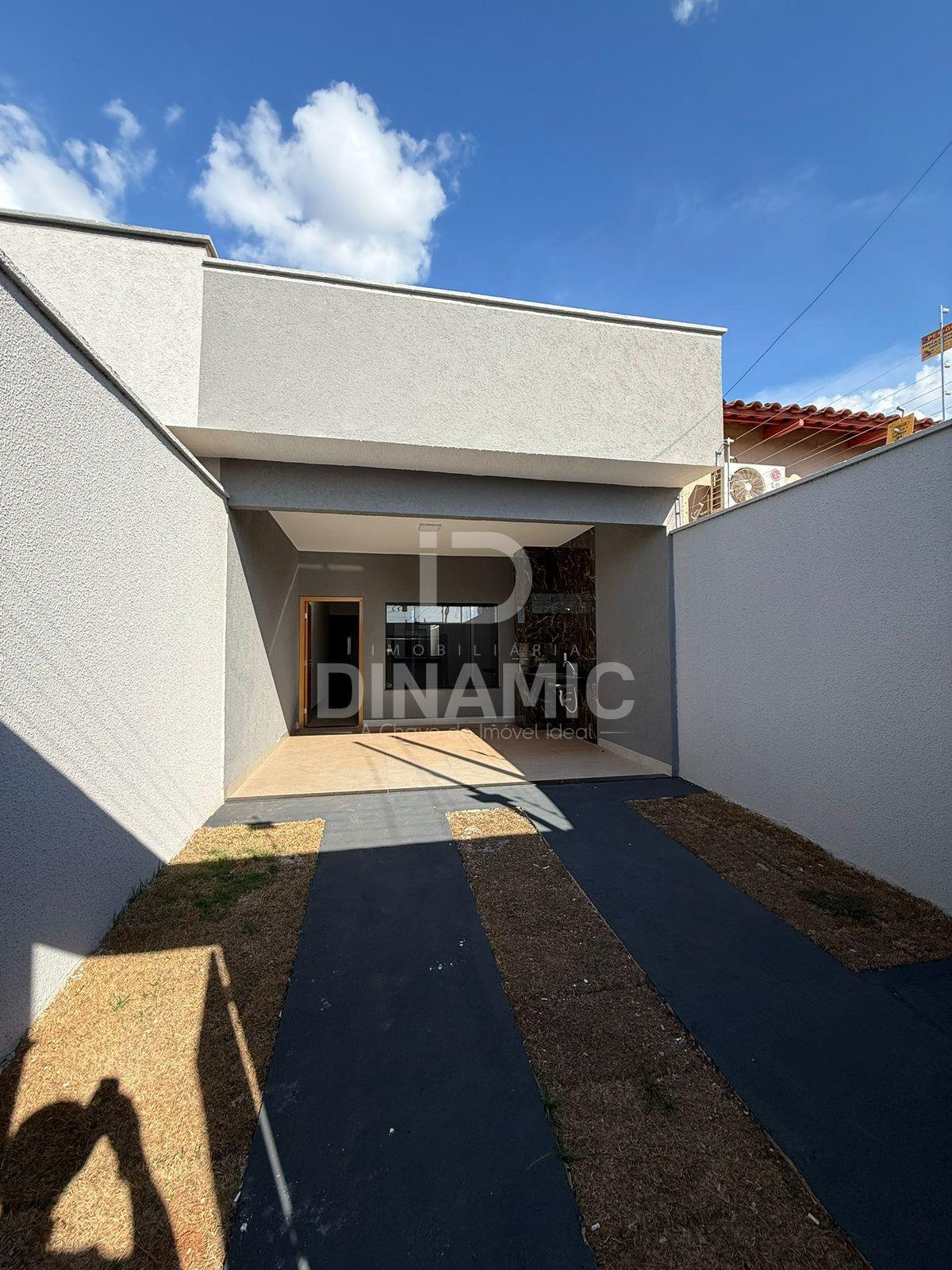 Casa à venda próxima à Rodovia dos Romeiros em Goiânia em exce...