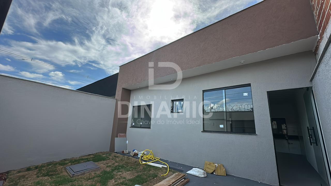 Casa à venda no Residencial Santa Efigênia em Goiânia com 2 qu...