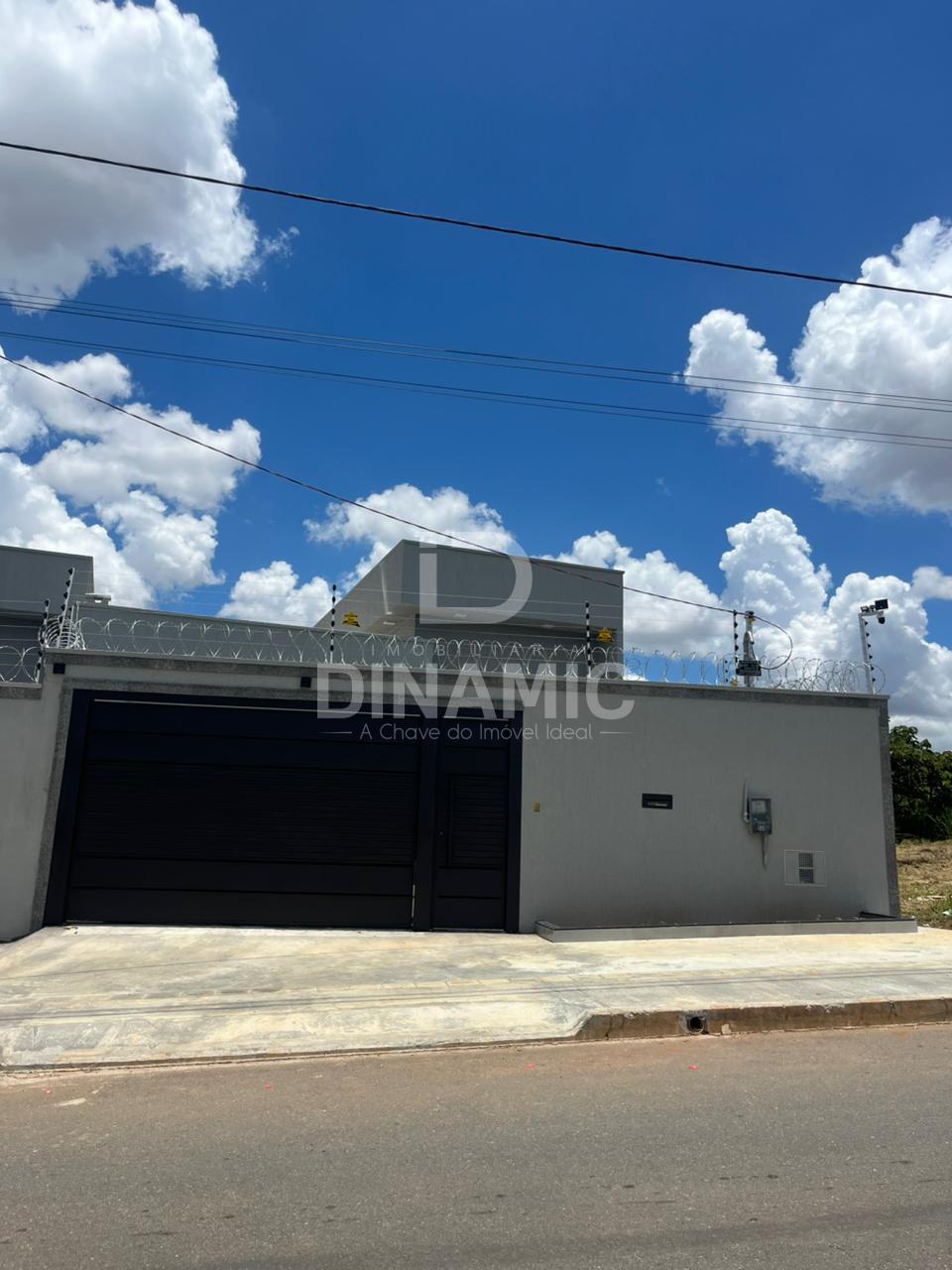 Casa à venda no Setor Faiçalville em Goiânia com piscina e dua...