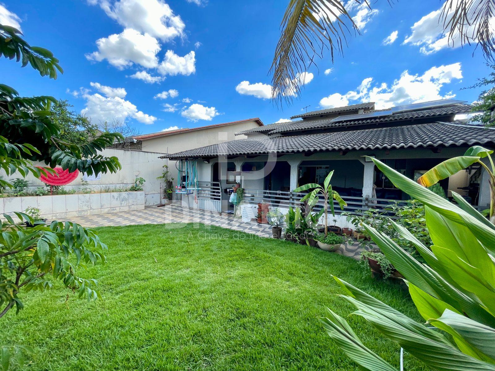 Venda - Casa 198 m  no Jardim Itaipu - Goiânia               .