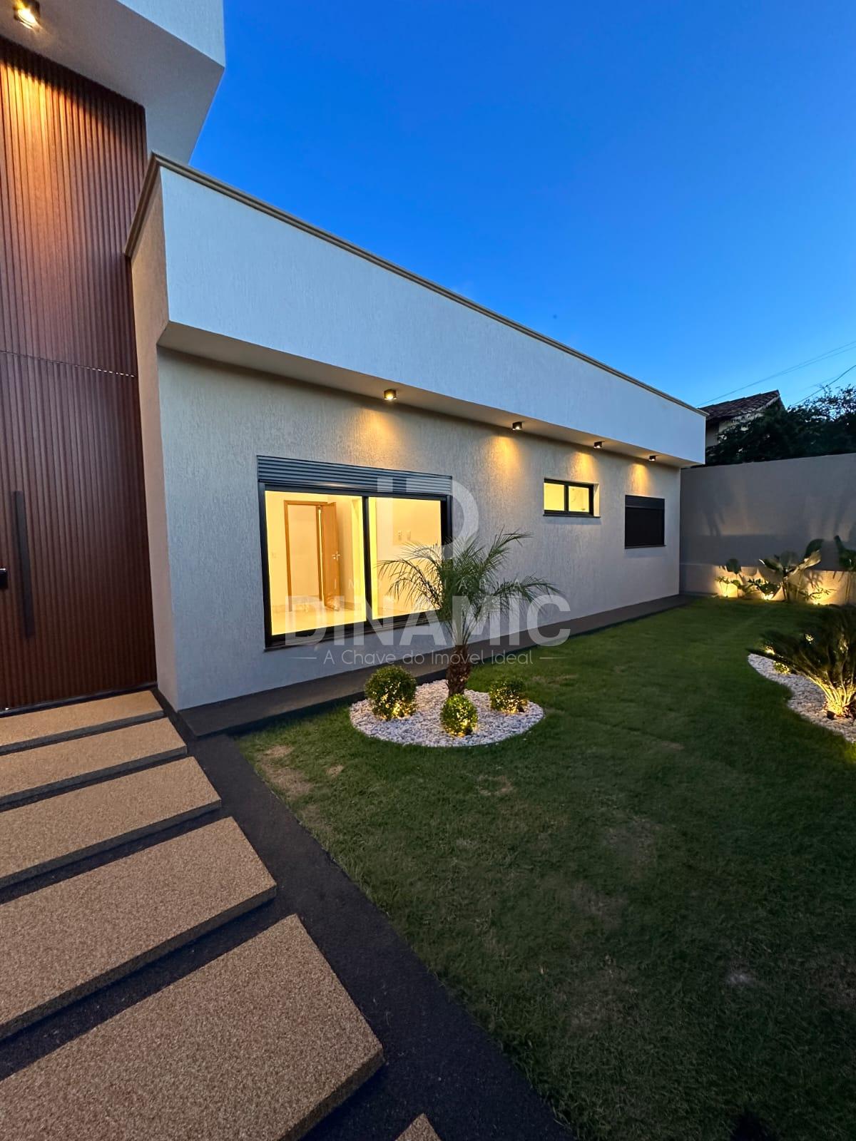 Venda - Casa 225m  com 4 suítes e piscina aquecida no Jardim P...