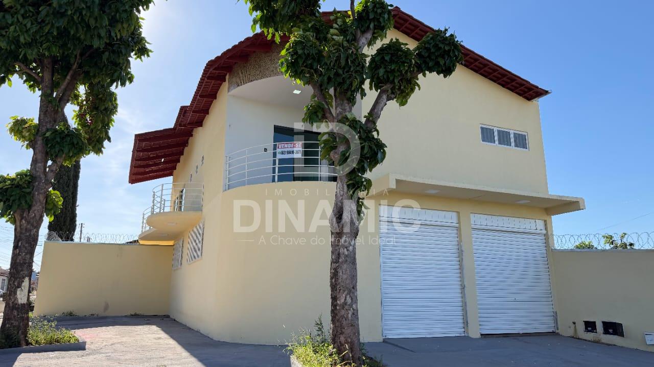 Sobrado Misto à Venda no Residencial Canadá  Goiânia | 2 Quart...