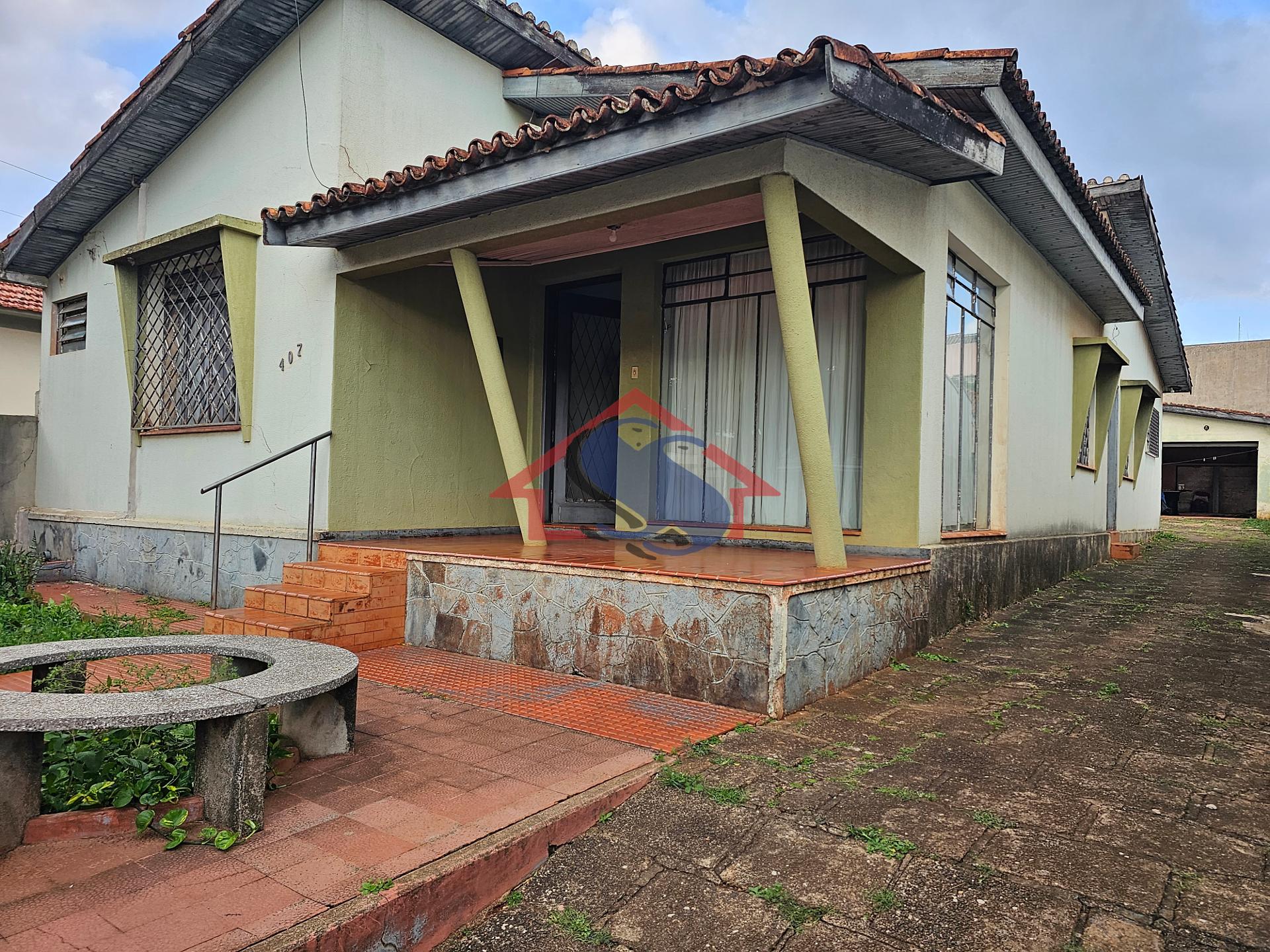 Casa à VENDA na regiação CENTRAL - RUA ALAGOAS  -  Cornélio Pr...