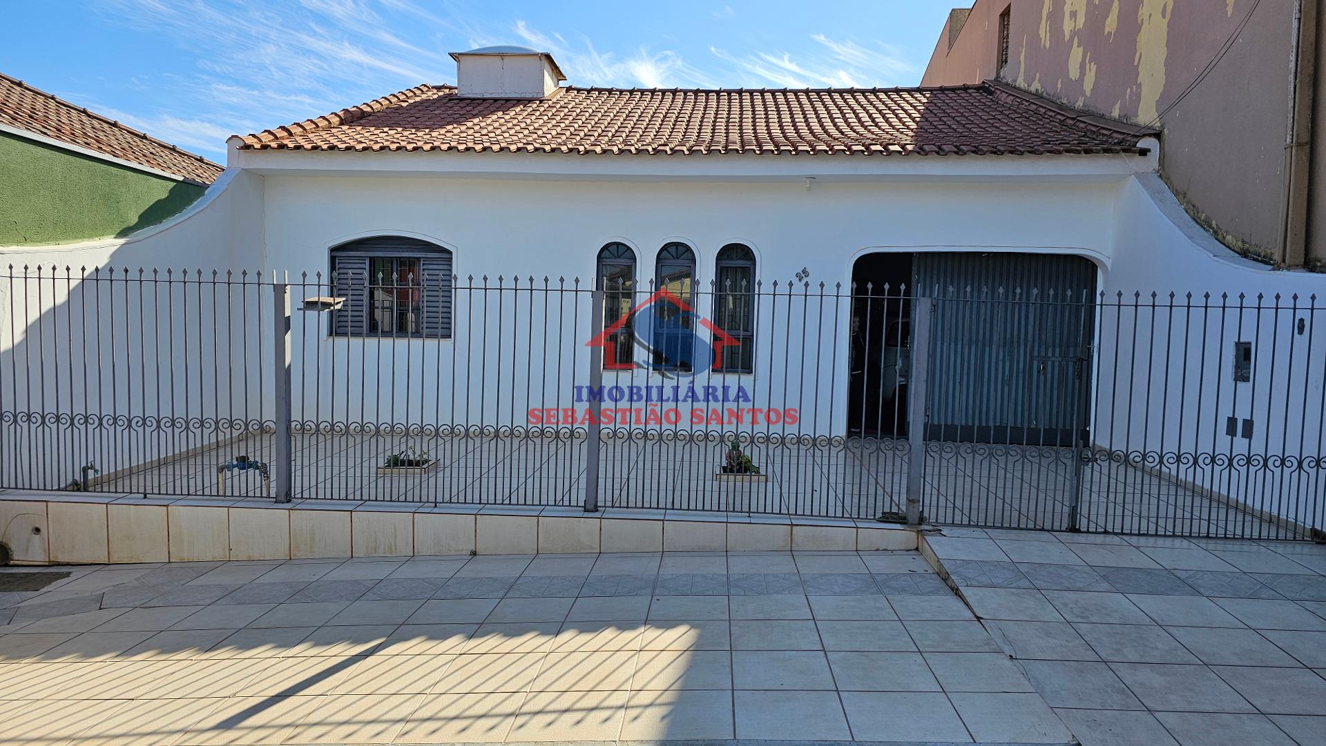 Casa à VENDA, Rua Rio de Janeiro, no Centro de CORNELIO PROCOP...