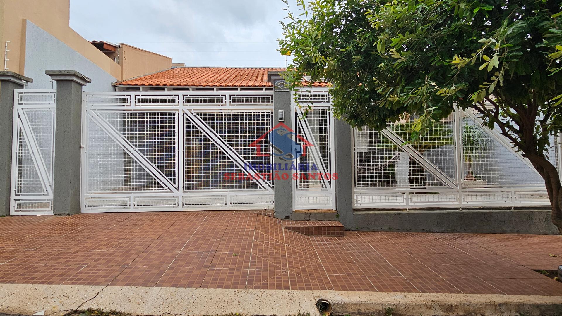 Linda Residência à VENDA no Jardim Pioneiros, CORNELIO PROCOPI...