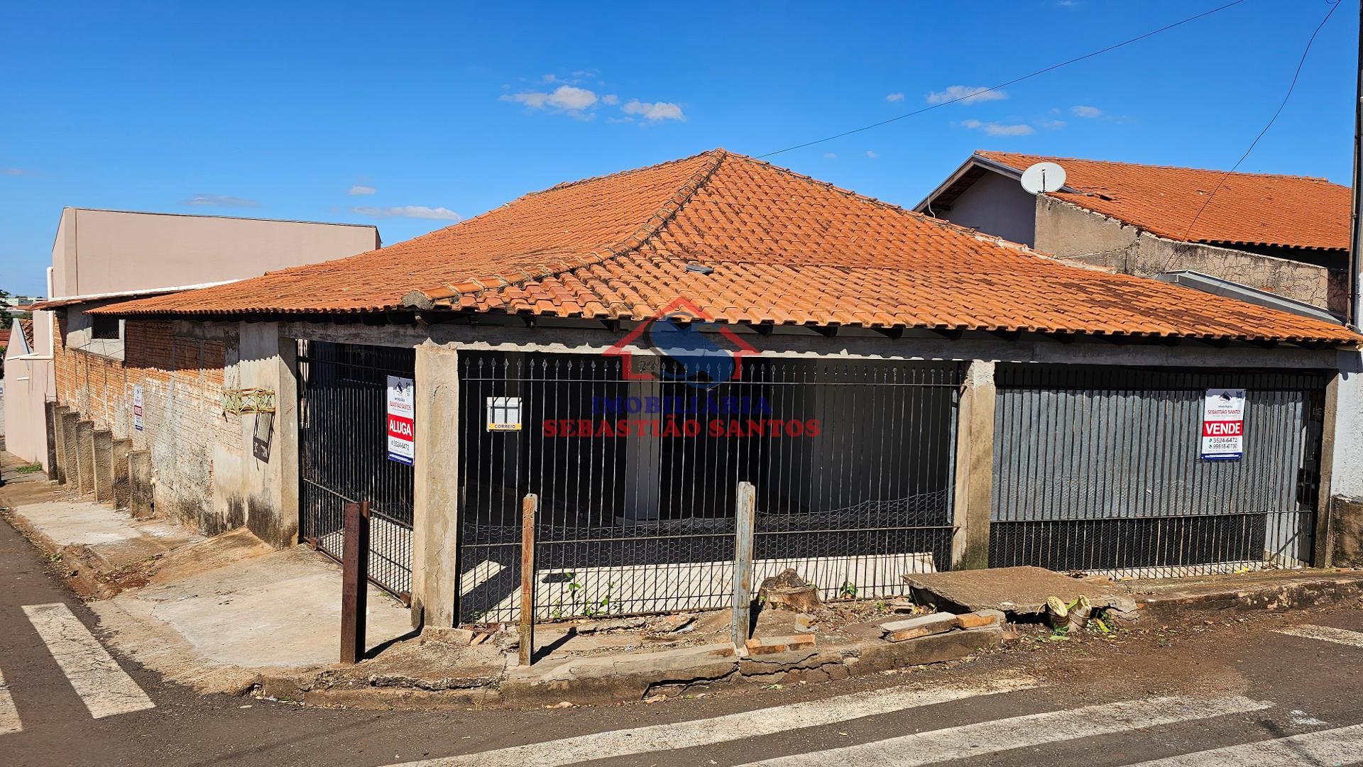 Casa À VENDA no Conjunto Fortunato Sibim  -  Cornélio Procópio