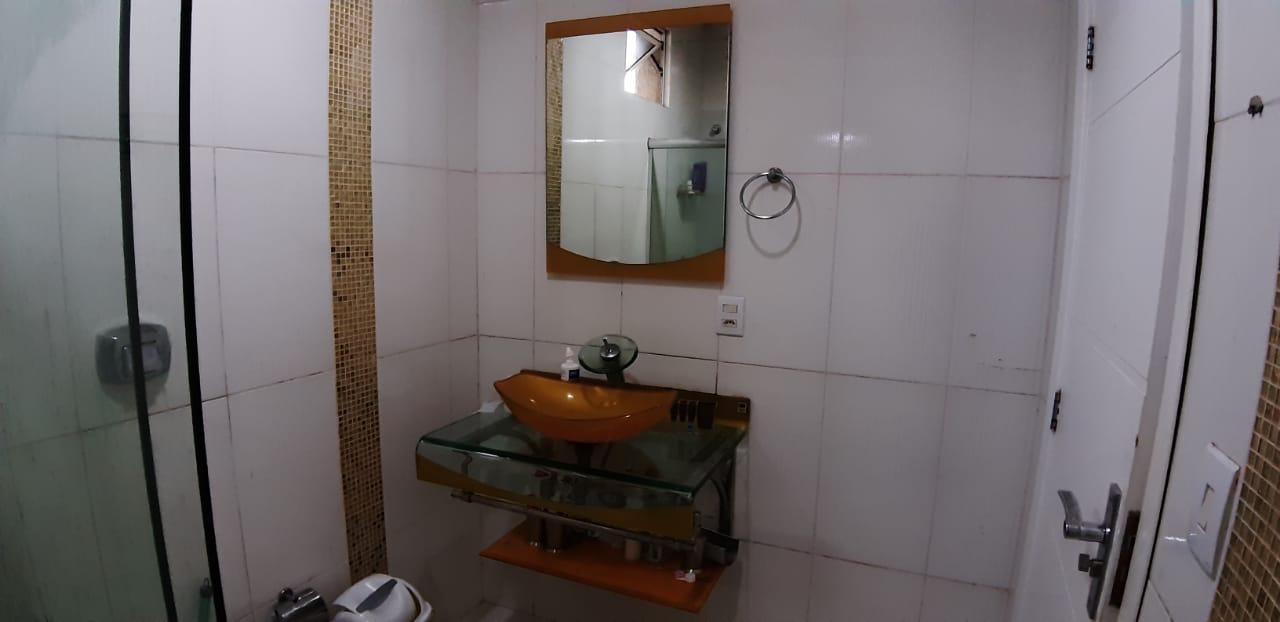 Sobrado com 4 dormitórios e 240m2 à venda na Vila Yolanda, FOZ DO IGUACU - PR