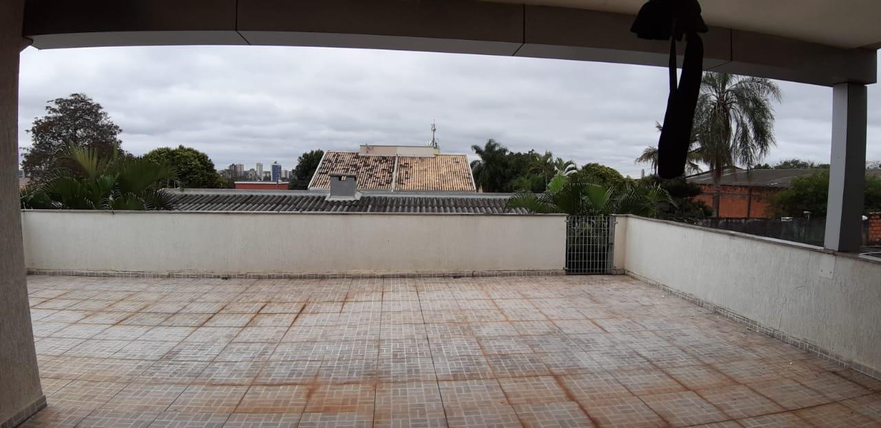 Sobrado com 4 dormitórios e 240m2 à venda na Vila Yolanda, FOZ DO IGUACU - PR