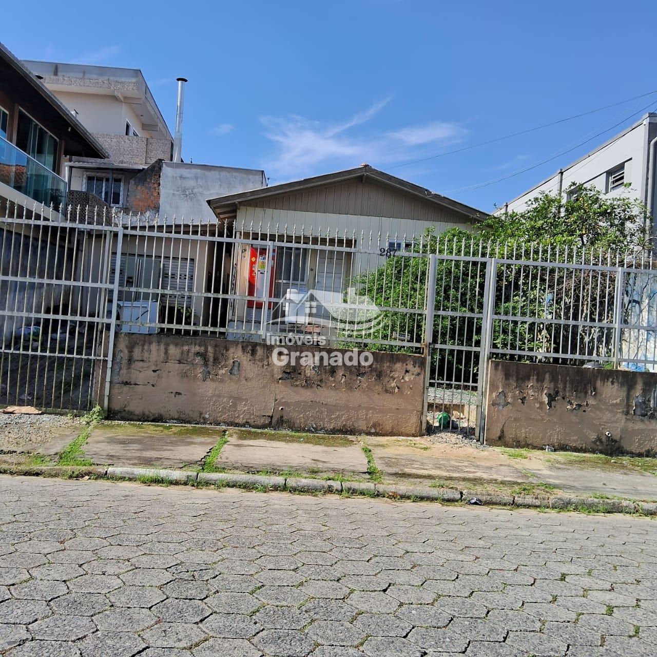 Terreno com uma Casa à venda, MONTE ALEGRE, CAMBORIU - SC