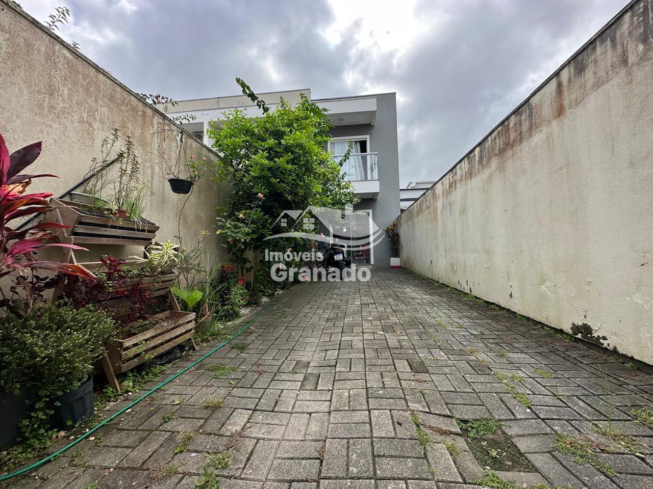 Sobrado com 2 suítes à venda, RIO PEQUENO, CAMBORIU - SC