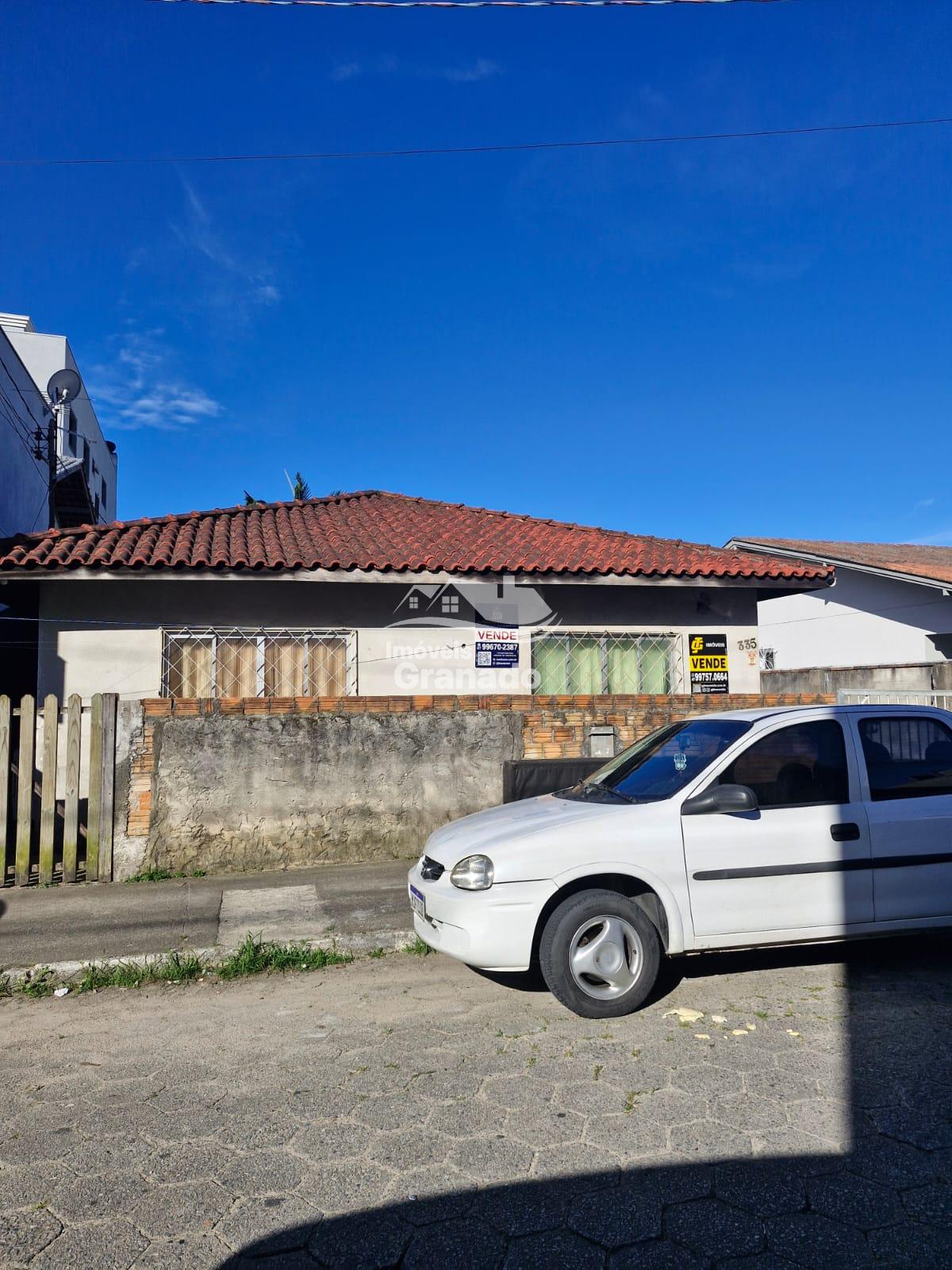 Casa à venda  no  bairro  Monte Alegre em CAMBORIU - SC