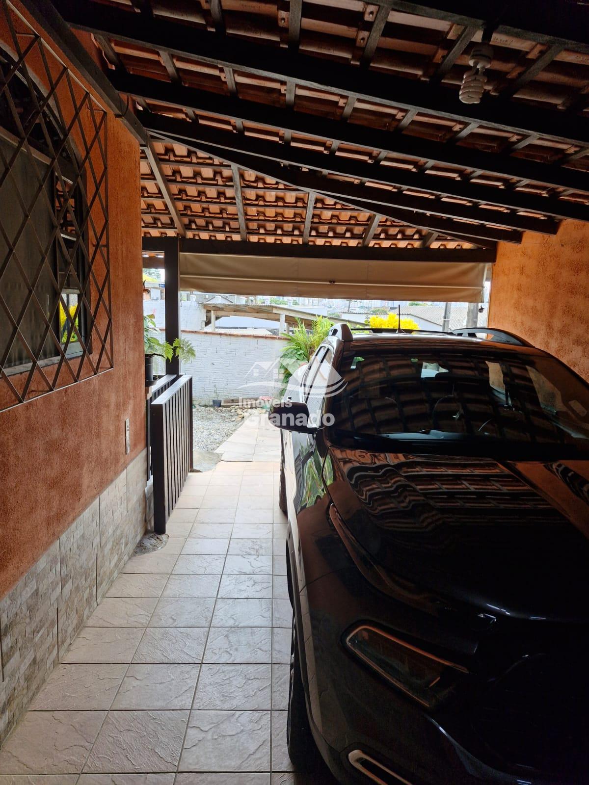 Terreno com 3 casas à venda no bairro TABULEIRO, CAMBORIU - SC